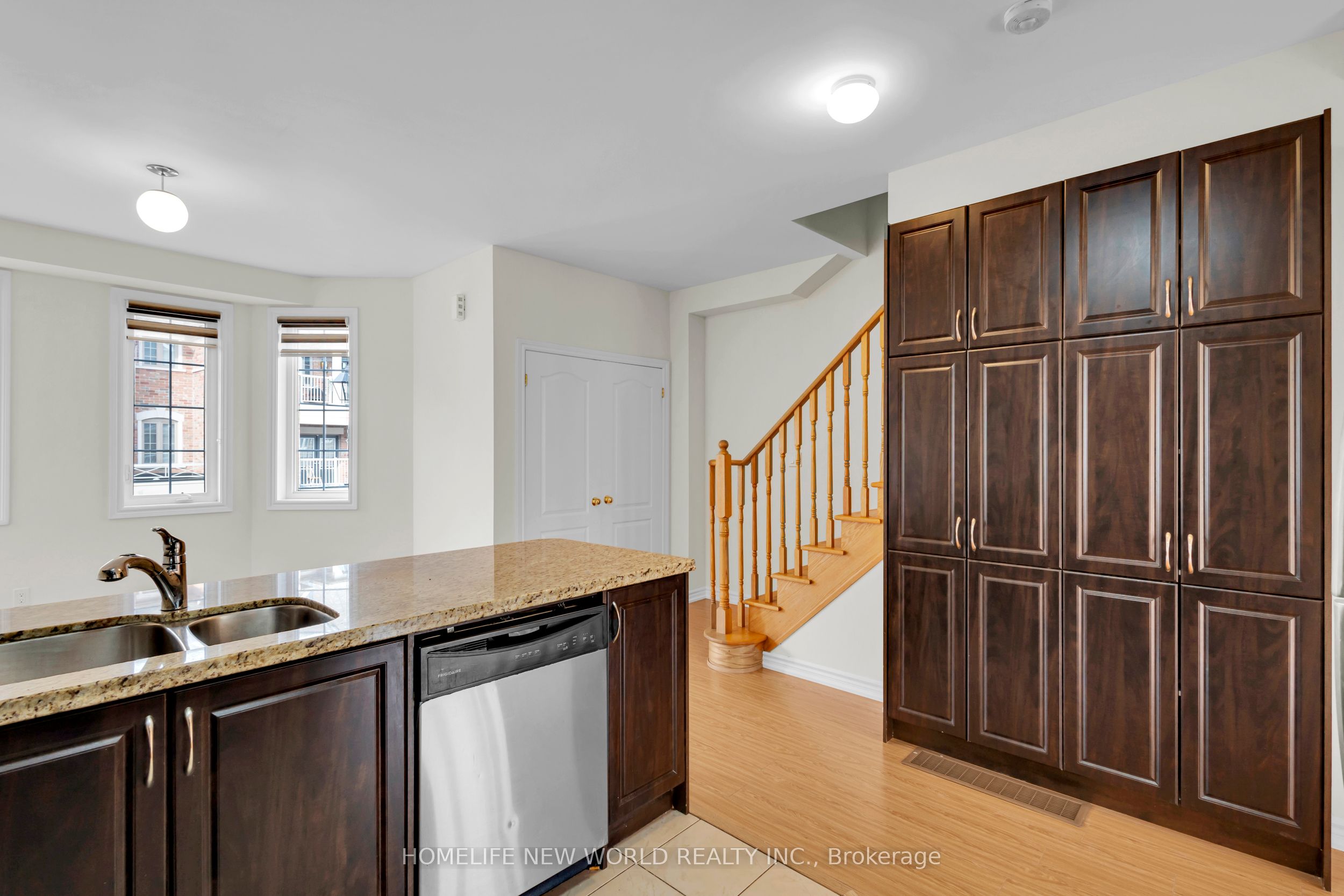8 Shiff Crescent Property Photo 14