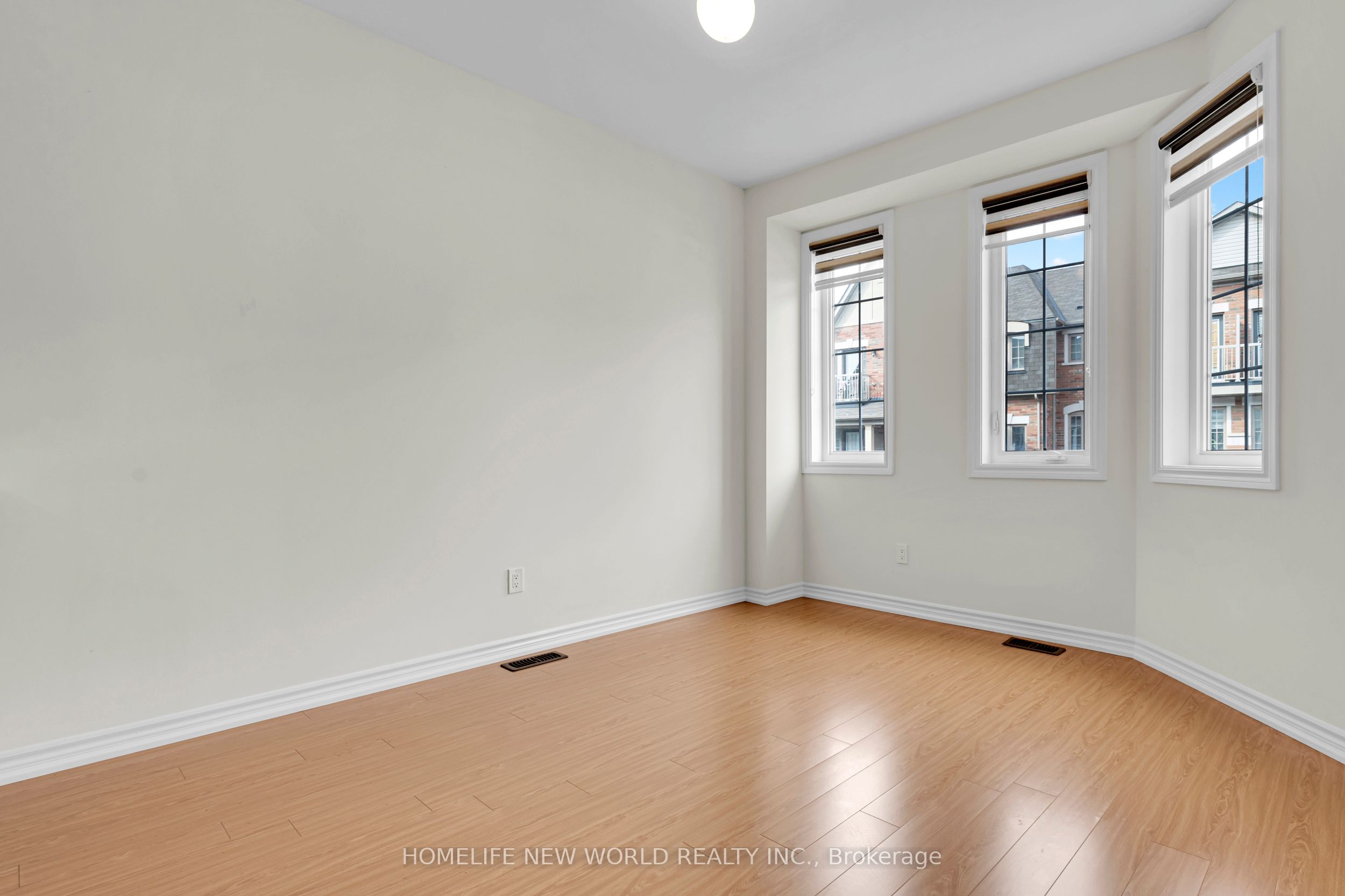 8 Shiff Crescent Property Photo 18