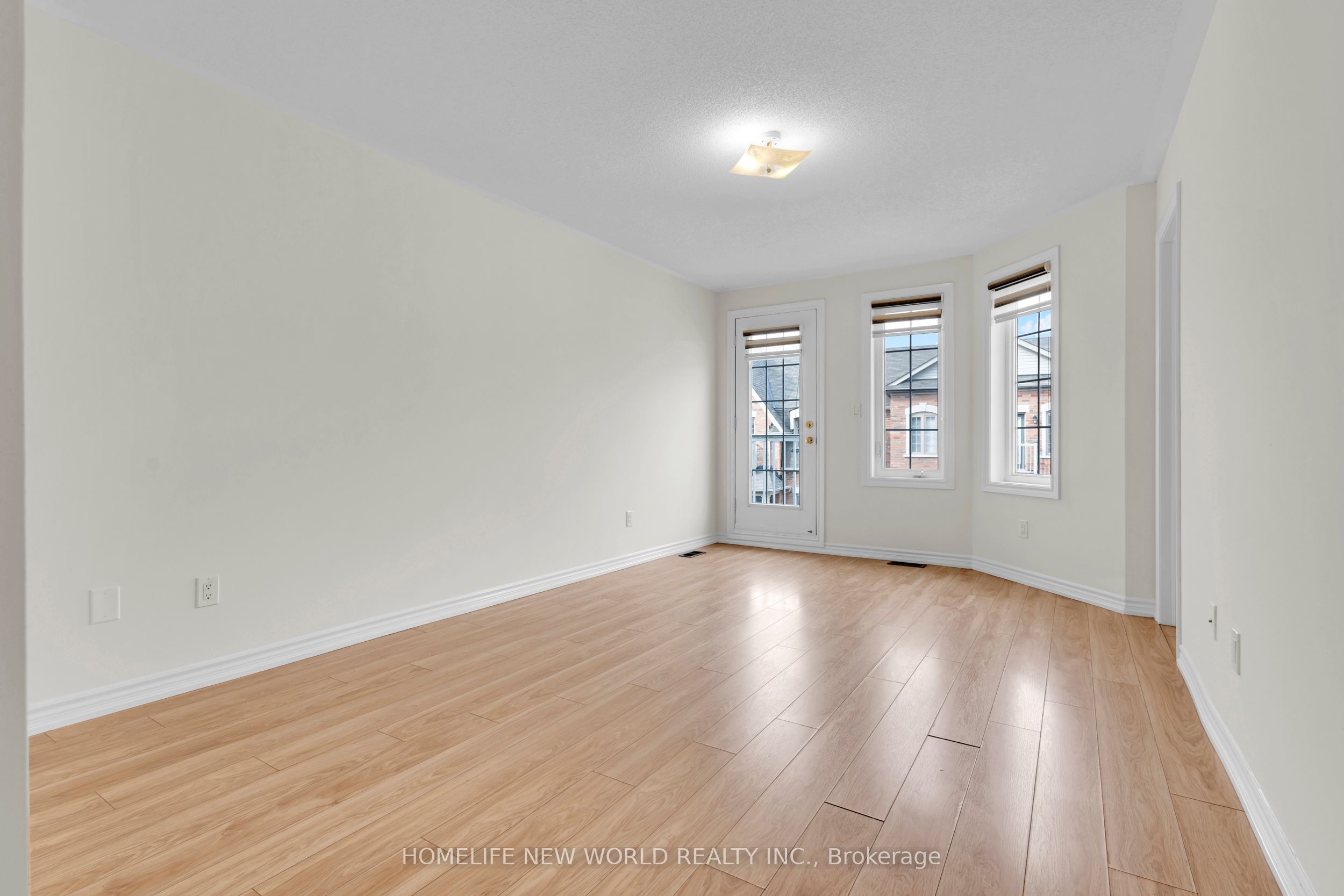 8 Shiff Crescent Property Photo 19