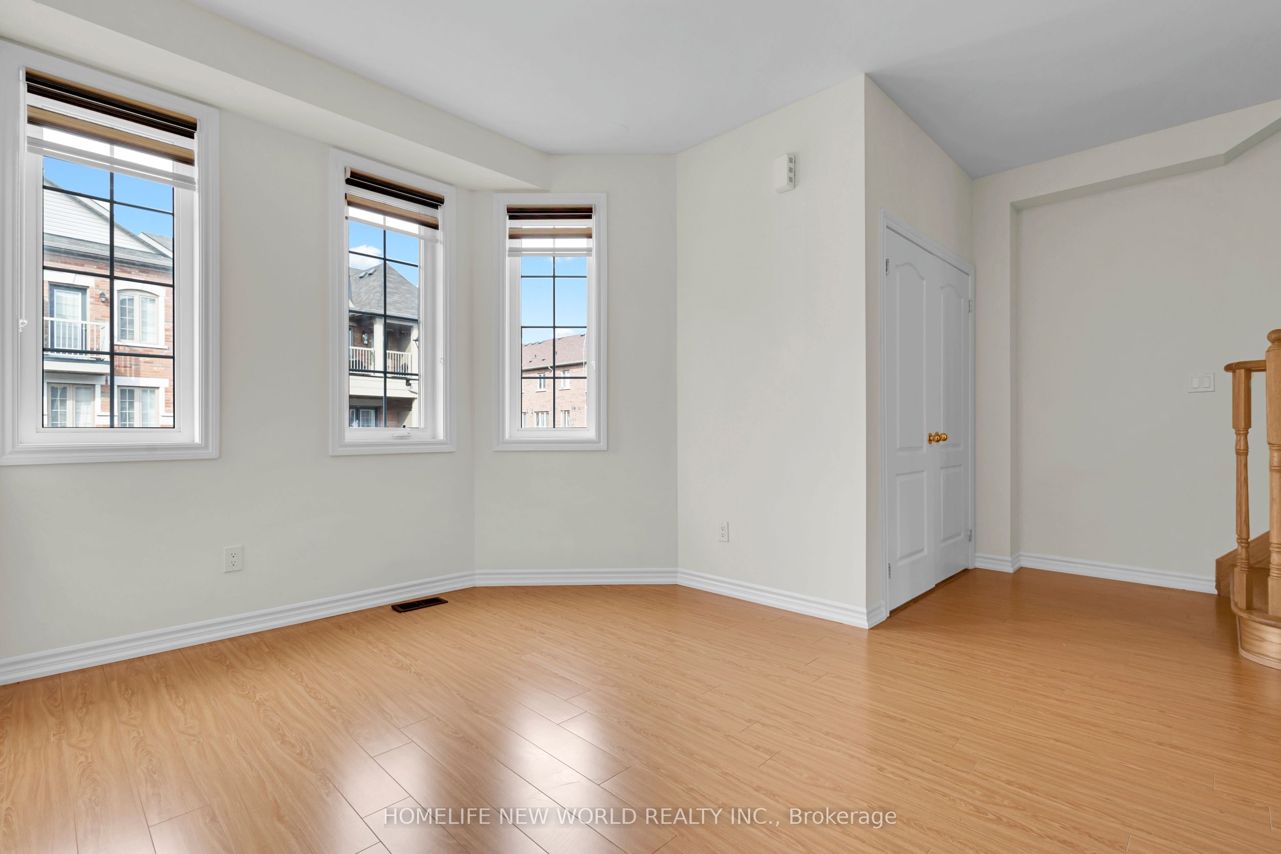 8 Shiff Crescent Property Photo 20