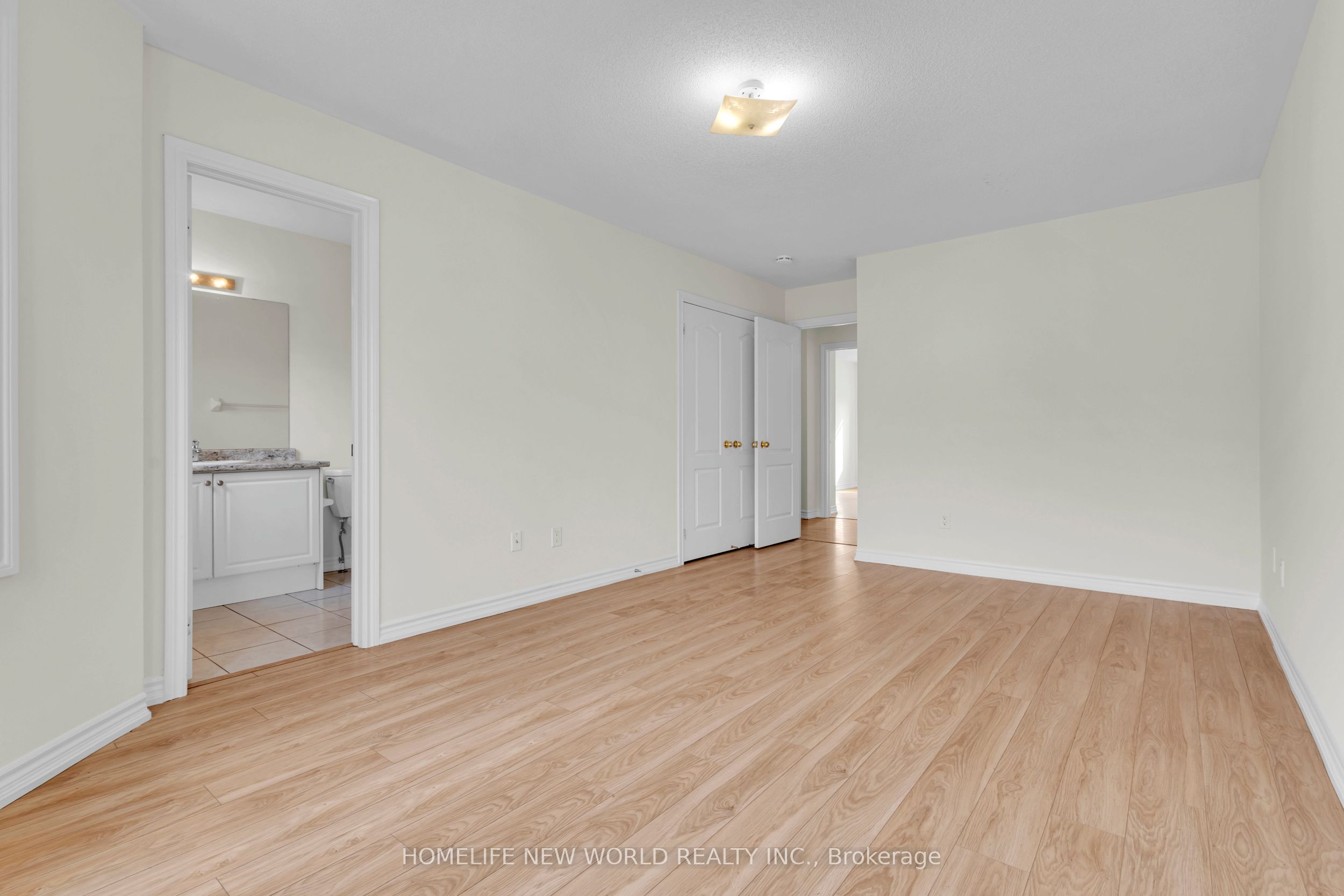 8 Shiff Crescent Property Photo 23