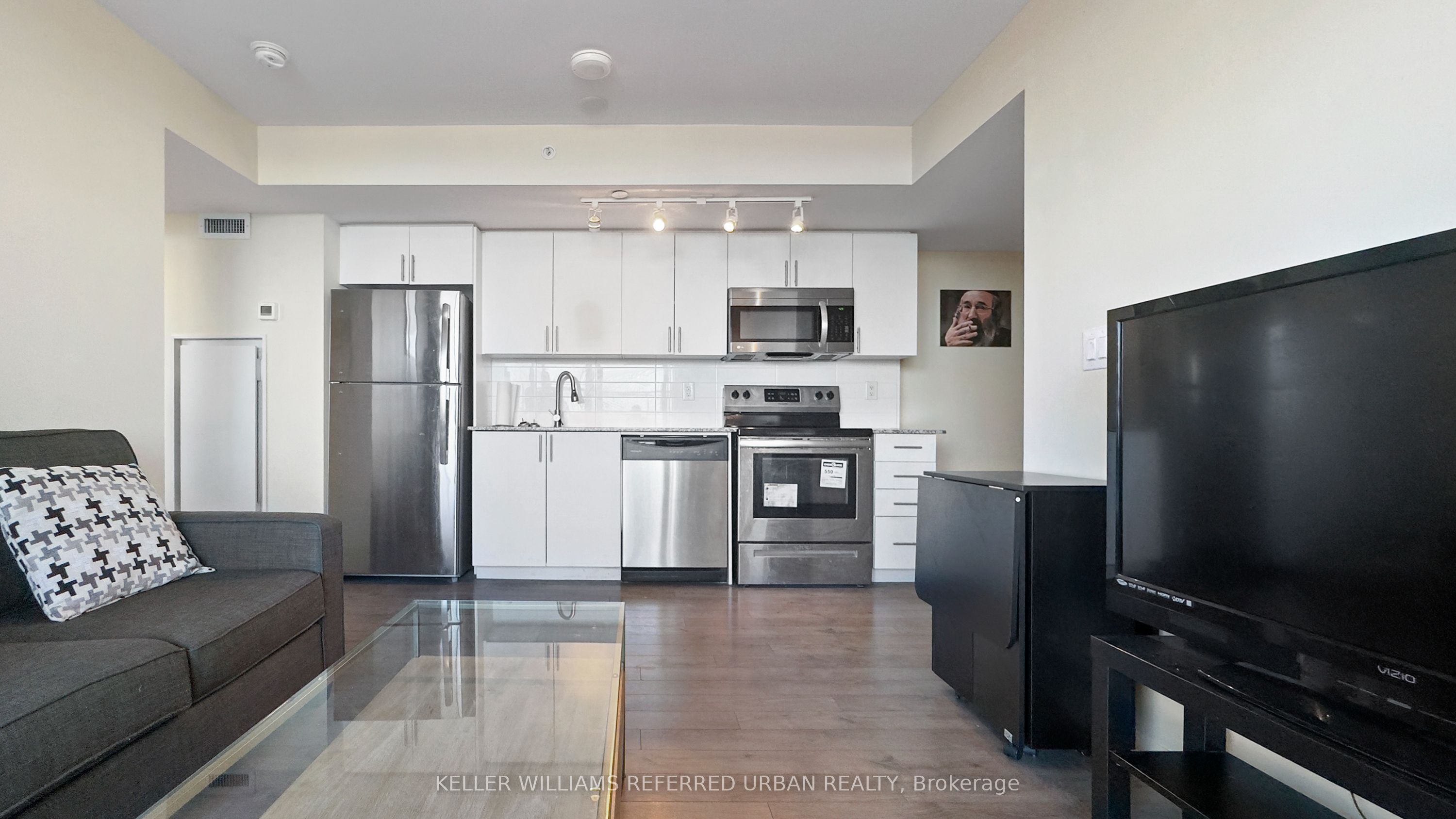 #908 - 3091 Dufferin Street Property Photo 2