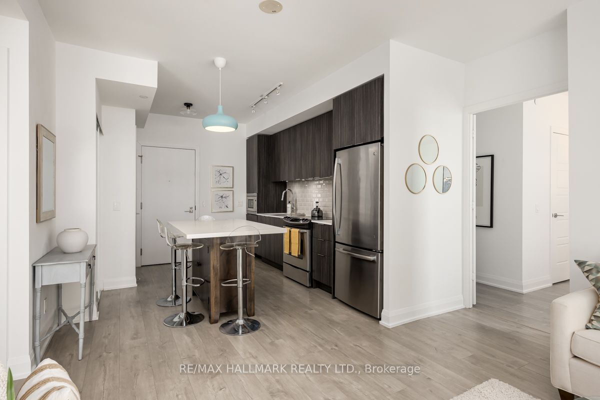 #604 - 110 Marine Parade Drive Property Photo 8