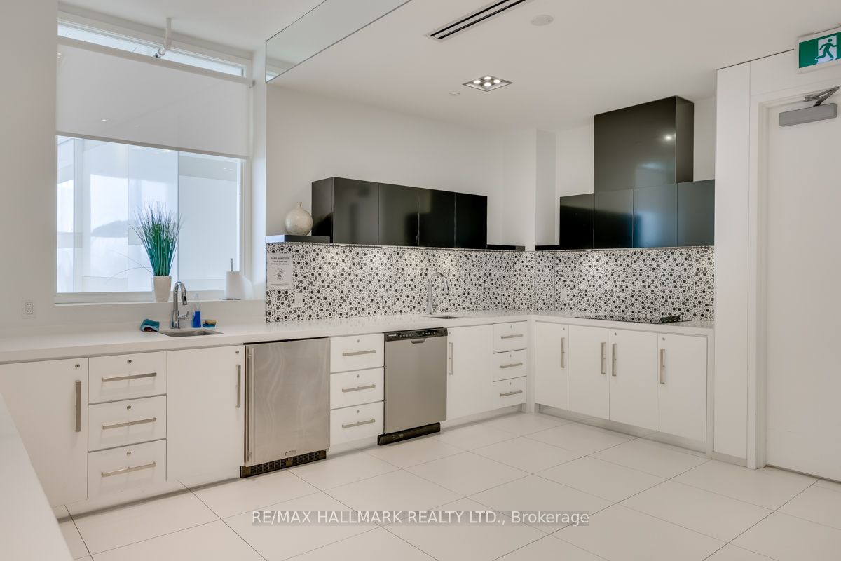 #604 - 110 Marine Parade Drive Property Photo 31