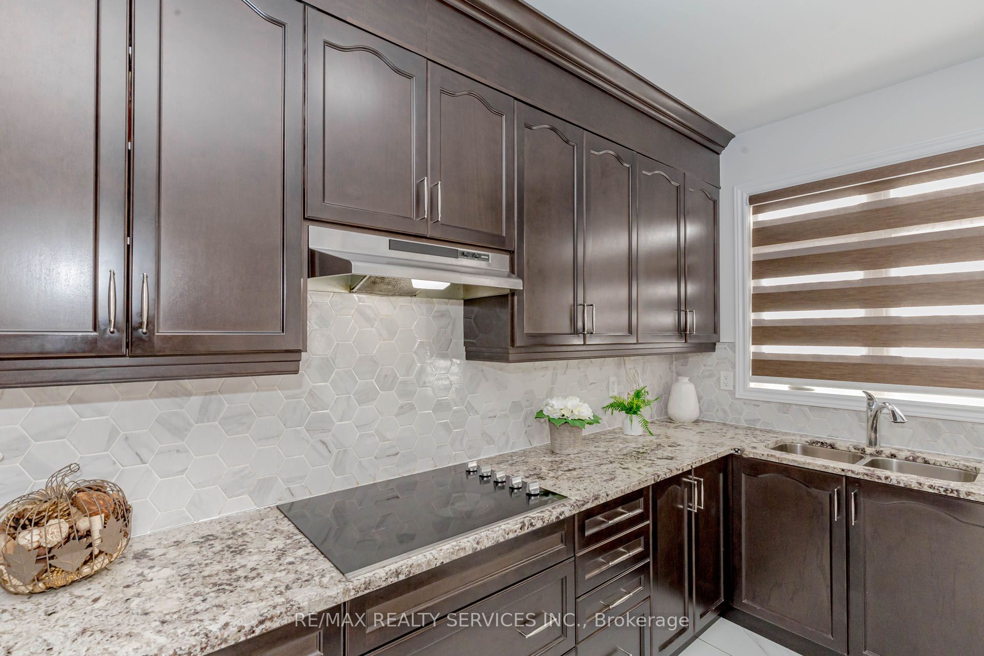 17 Seymour Road Property Photo 23