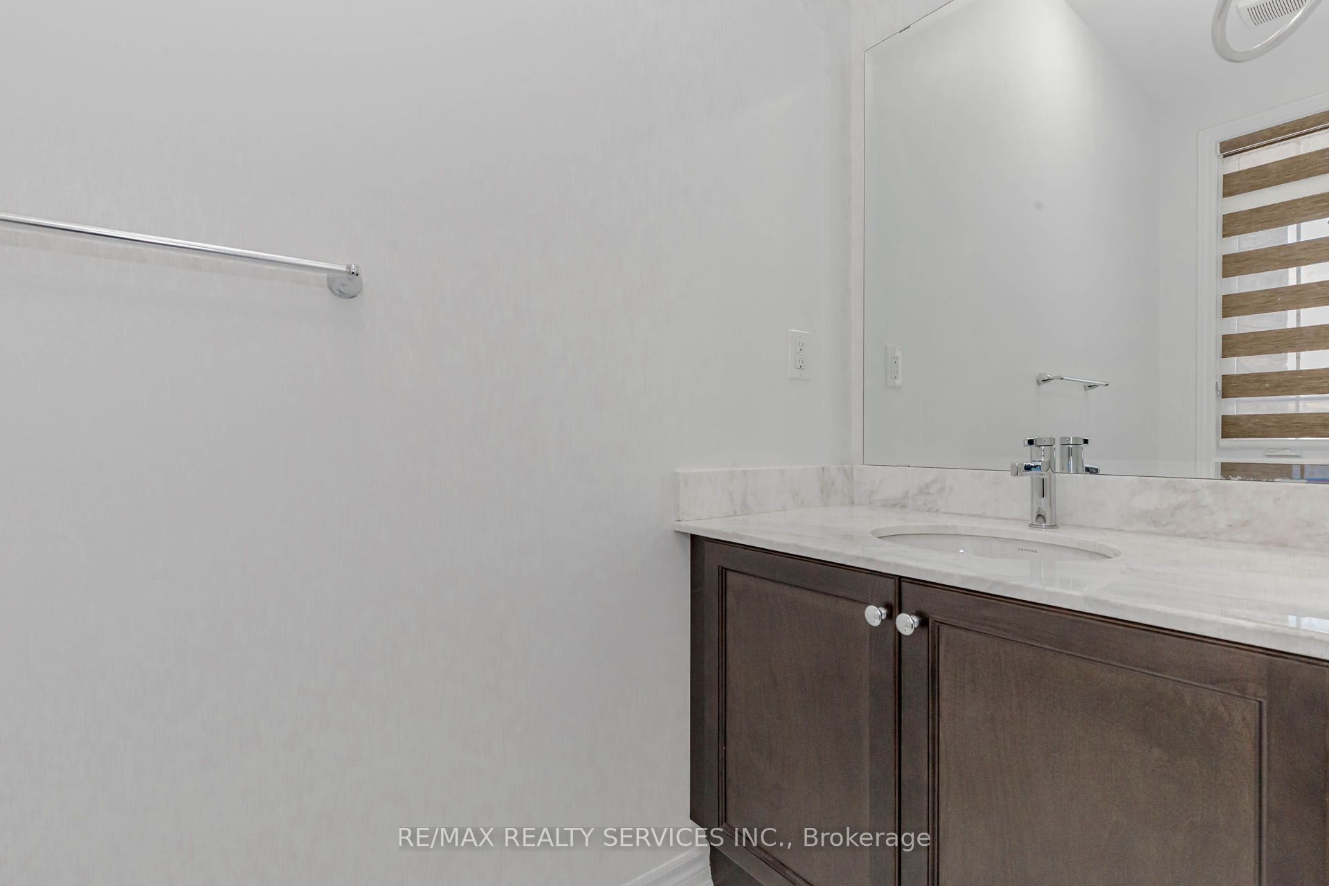 17 Seymour Road Property Photo 32
