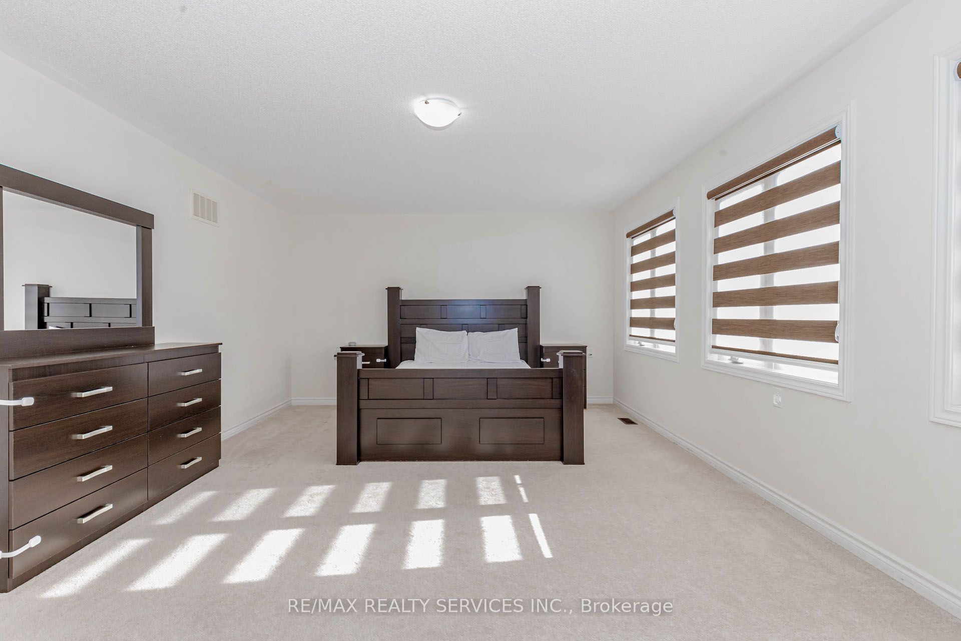 17 Seymour Road Property Photo 35