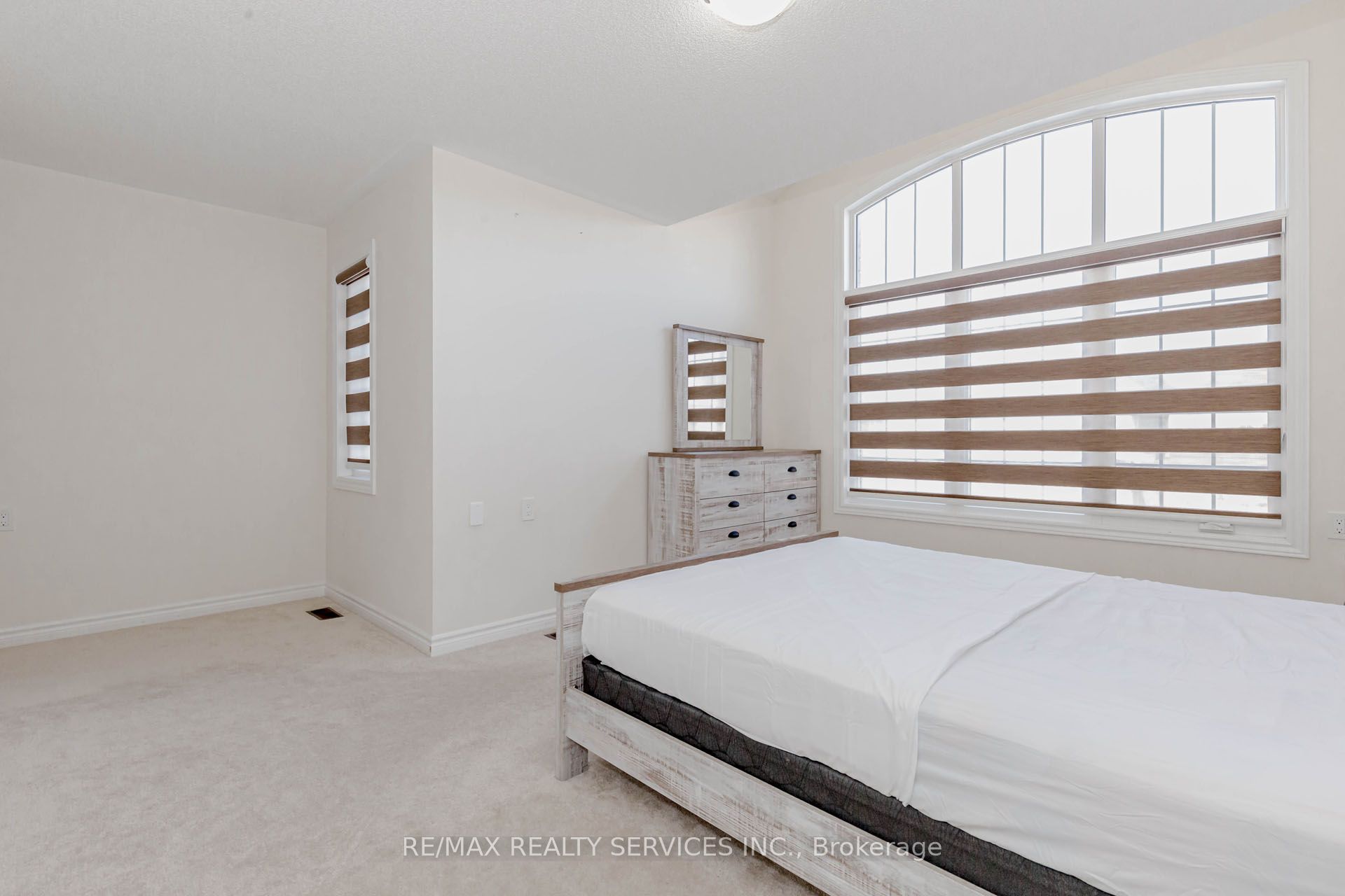 17 Seymour Road Property Photo 41