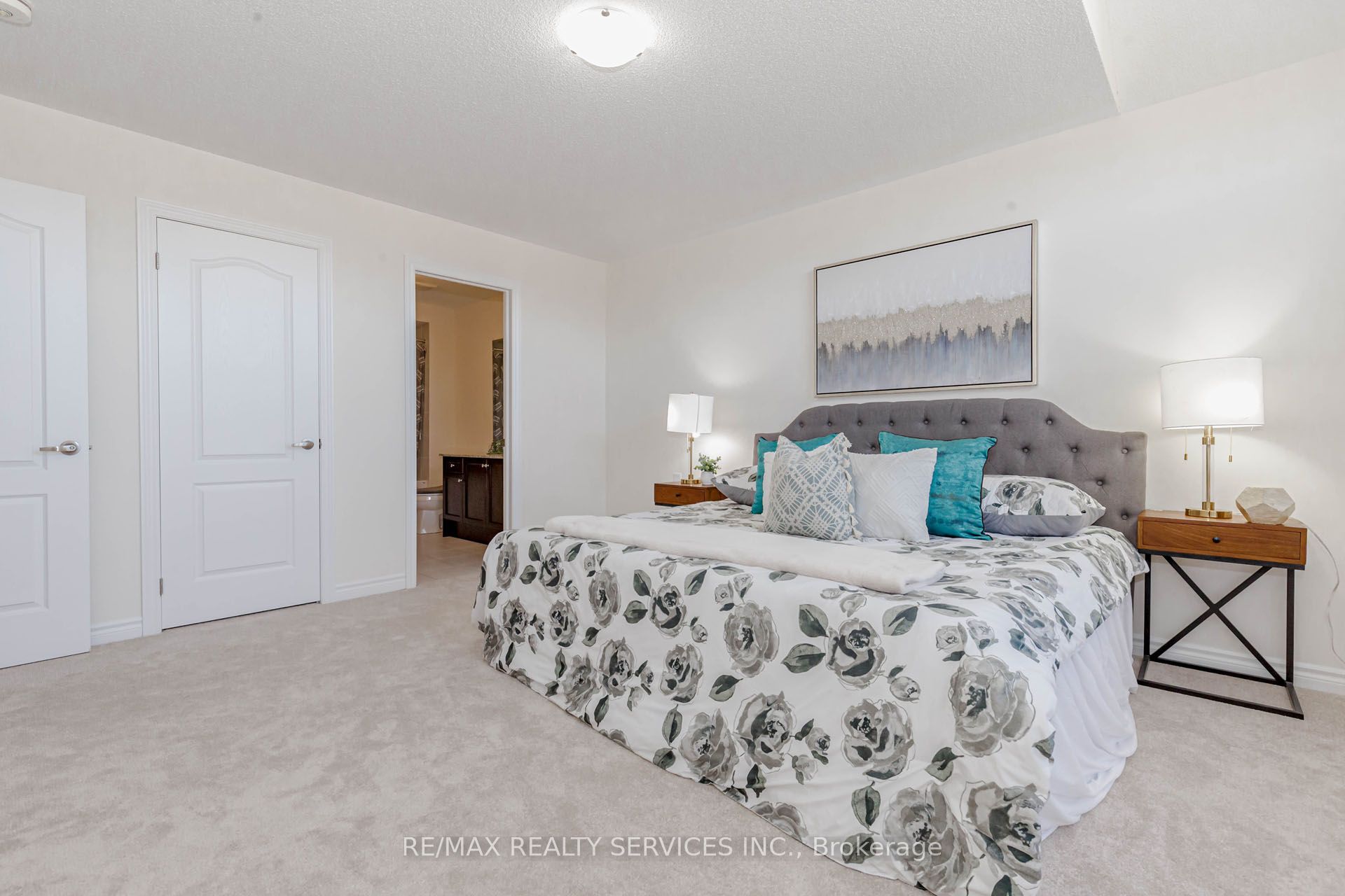 17 Seymour Road Property Photo 44