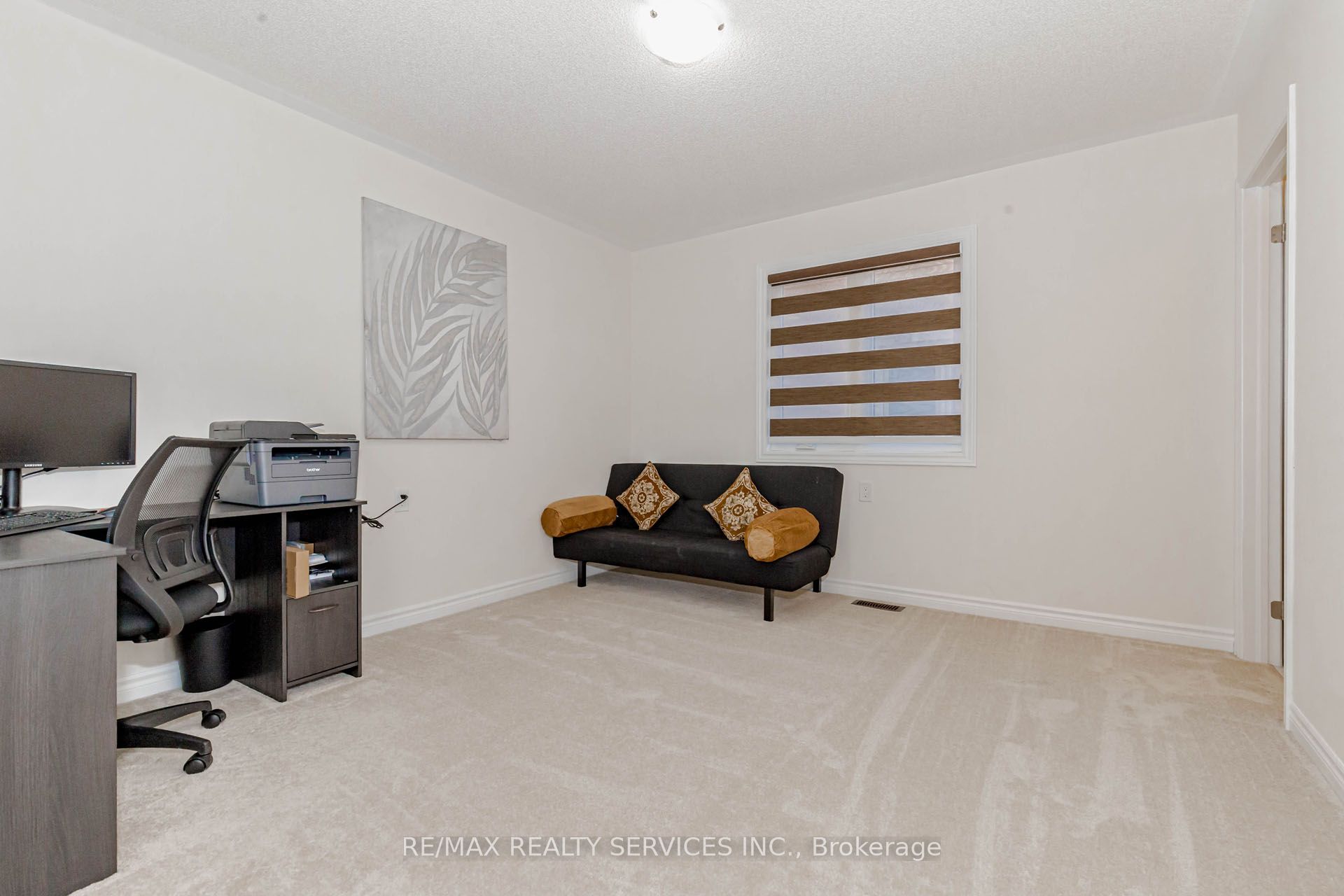 17 Seymour Road Property Photo 46