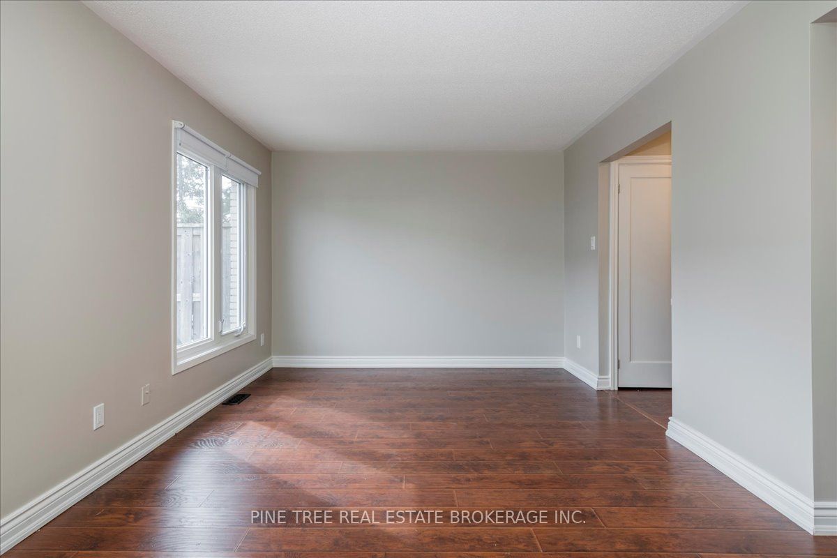 #2 - 2232 Upper Middle Road Property Photo 13