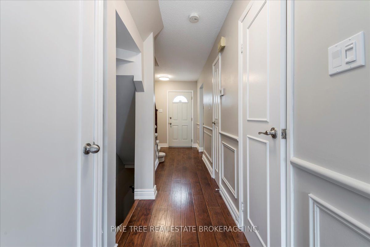 #2 - 2232 Upper Middle Road Property Photo 14