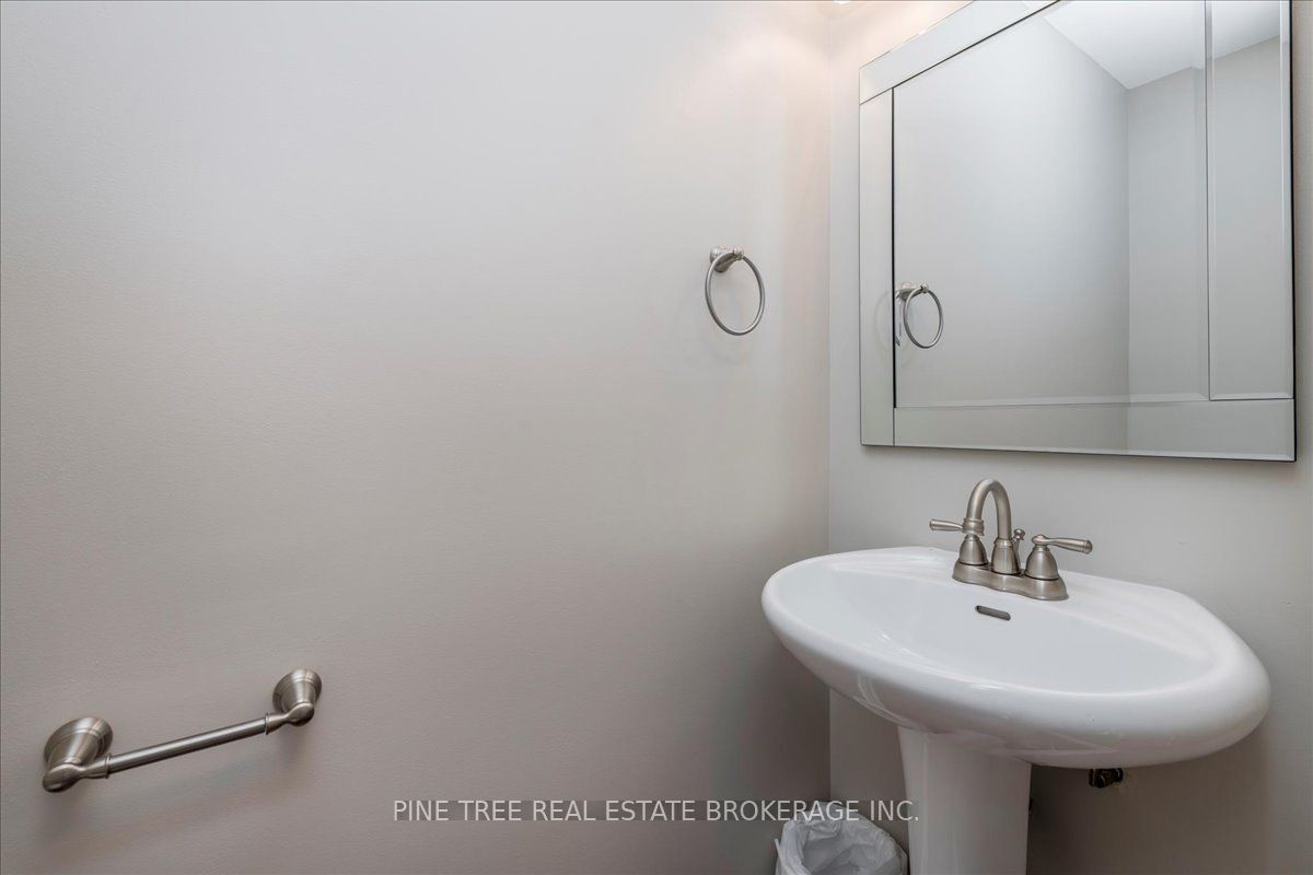 #2 - 2232 Upper Middle Road Property Photo 15