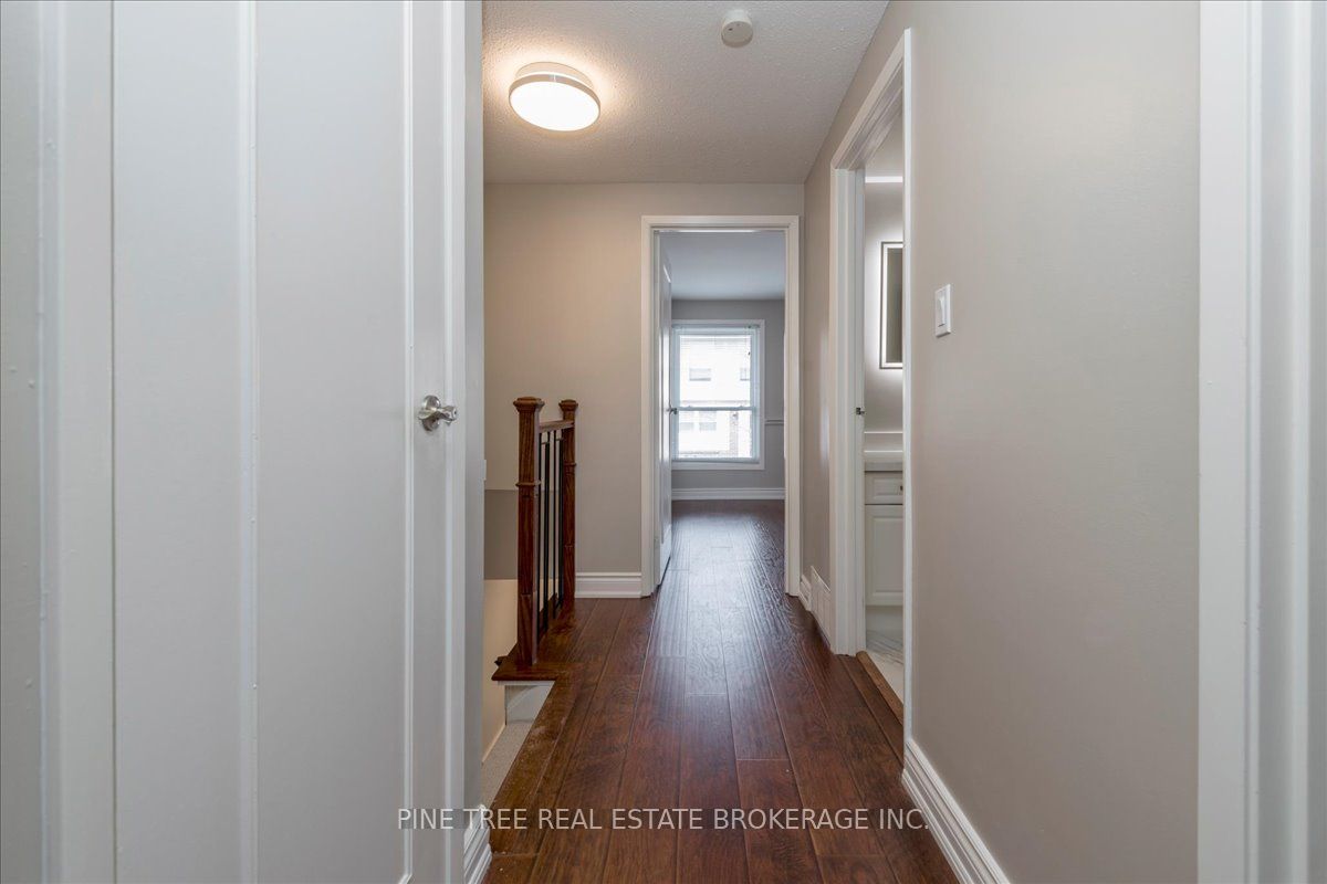#2 - 2232 Upper Middle Road Property Photo 16