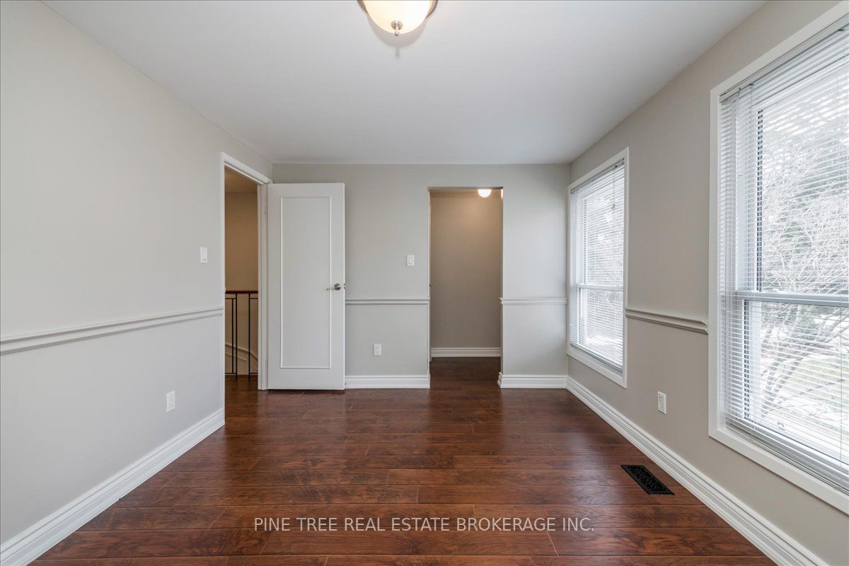 #2 - 2232 Upper Middle Road Property Photo 17