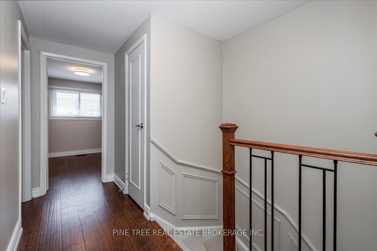 #2 - 2232 Upper Middle Road Property Photo 23