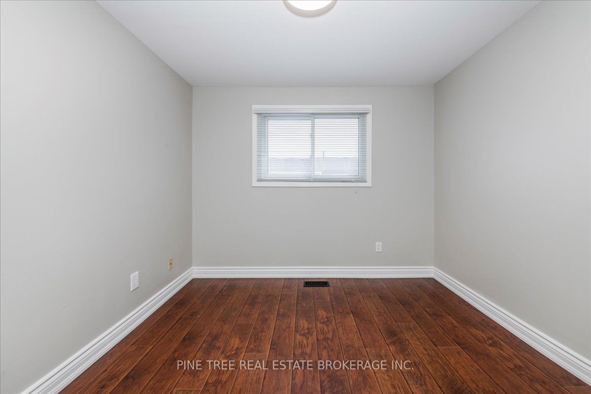 #2 - 2232 Upper Middle Road Property Photo 26