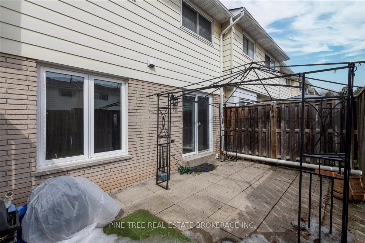 #2 - 2232 Upper Middle Road Property Photo 35