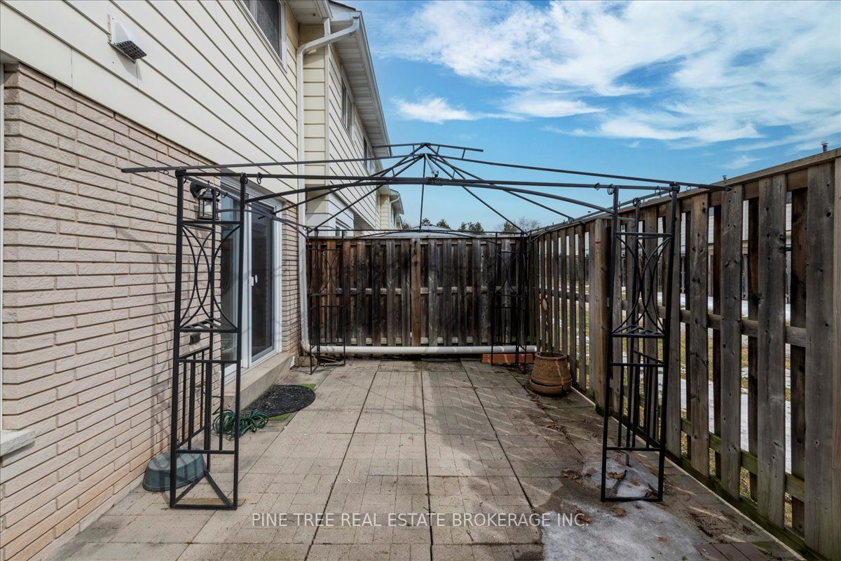 #2 - 2232 Upper Middle Road Property Photo 36
