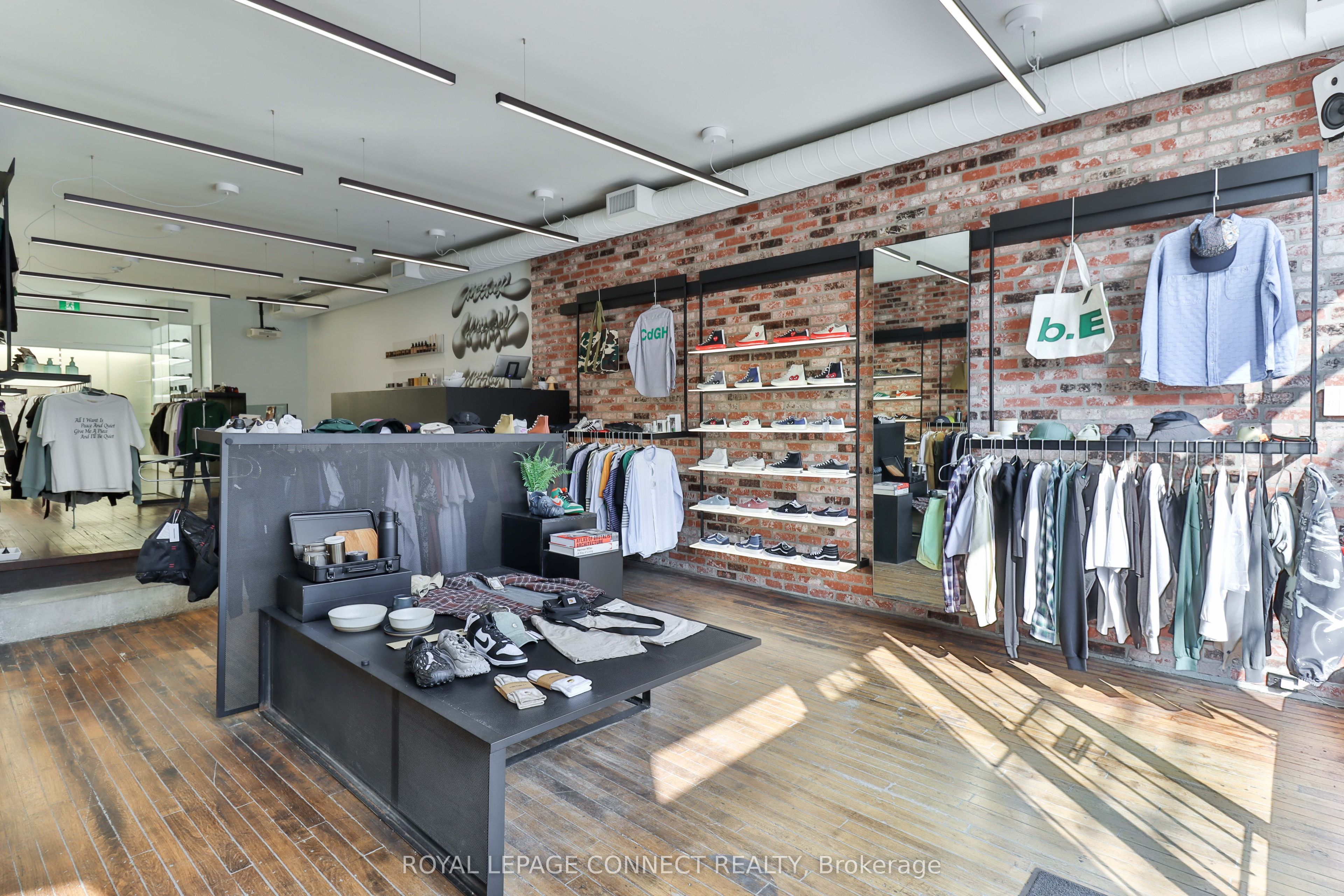 #main - 406 Roncesvalles Avenue Property Photo 5