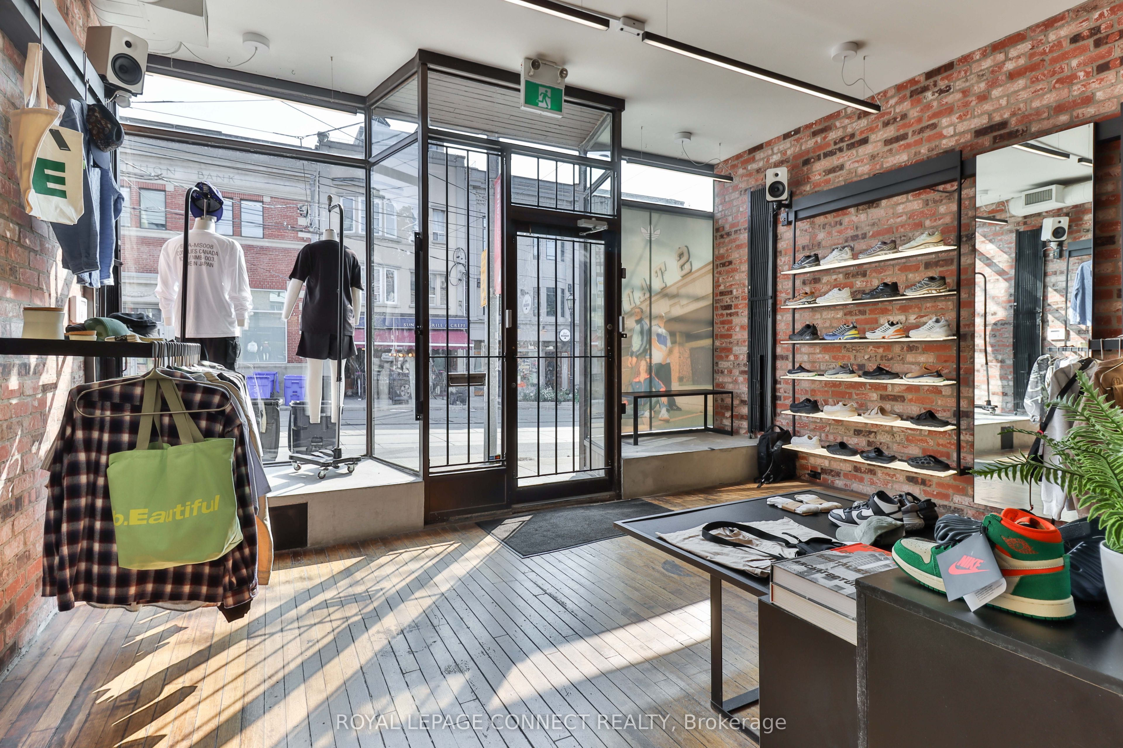 #main - 406 Roncesvalles Avenue Property Photo 9