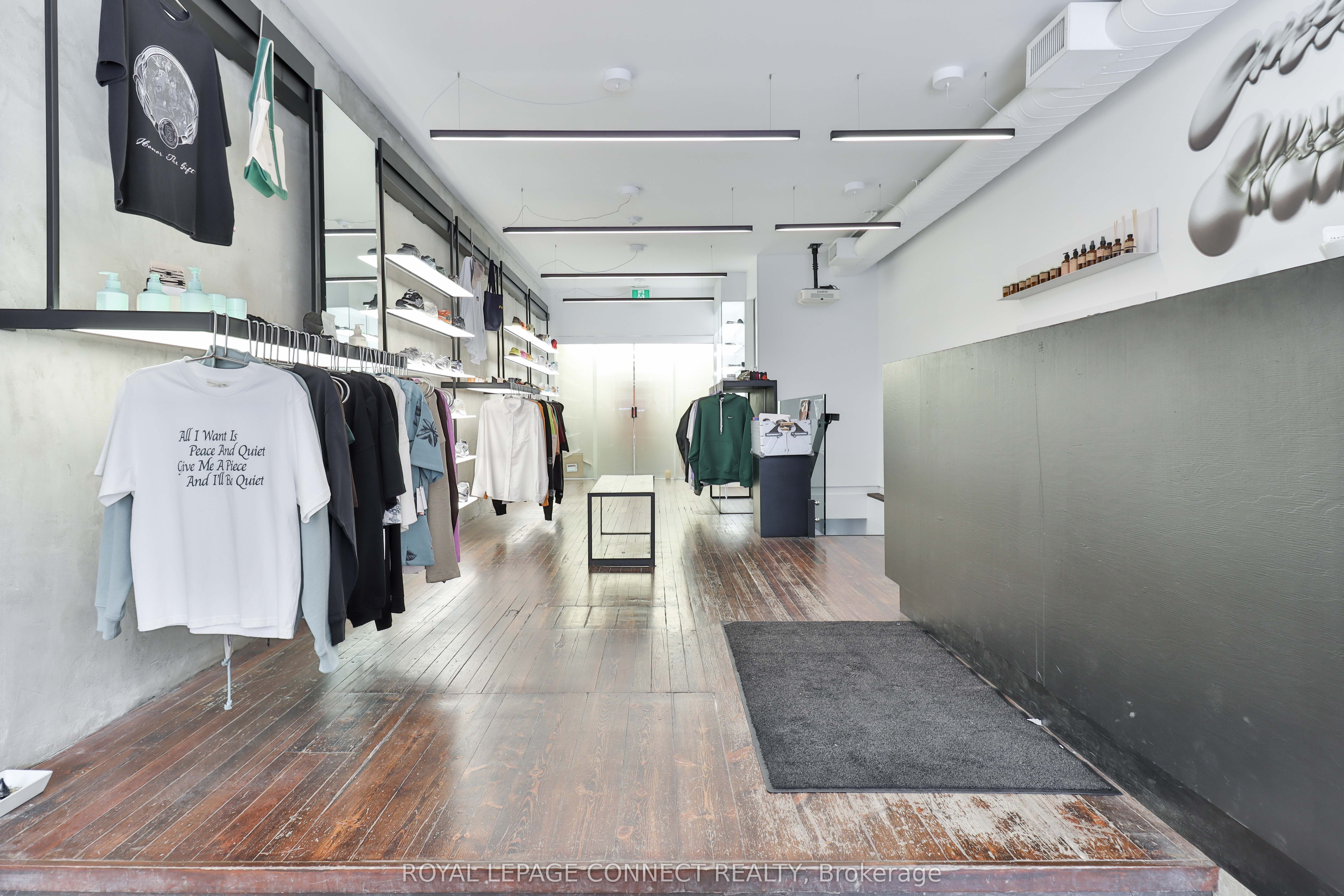 #main - 406 Roncesvalles Avenue Property Photo 10