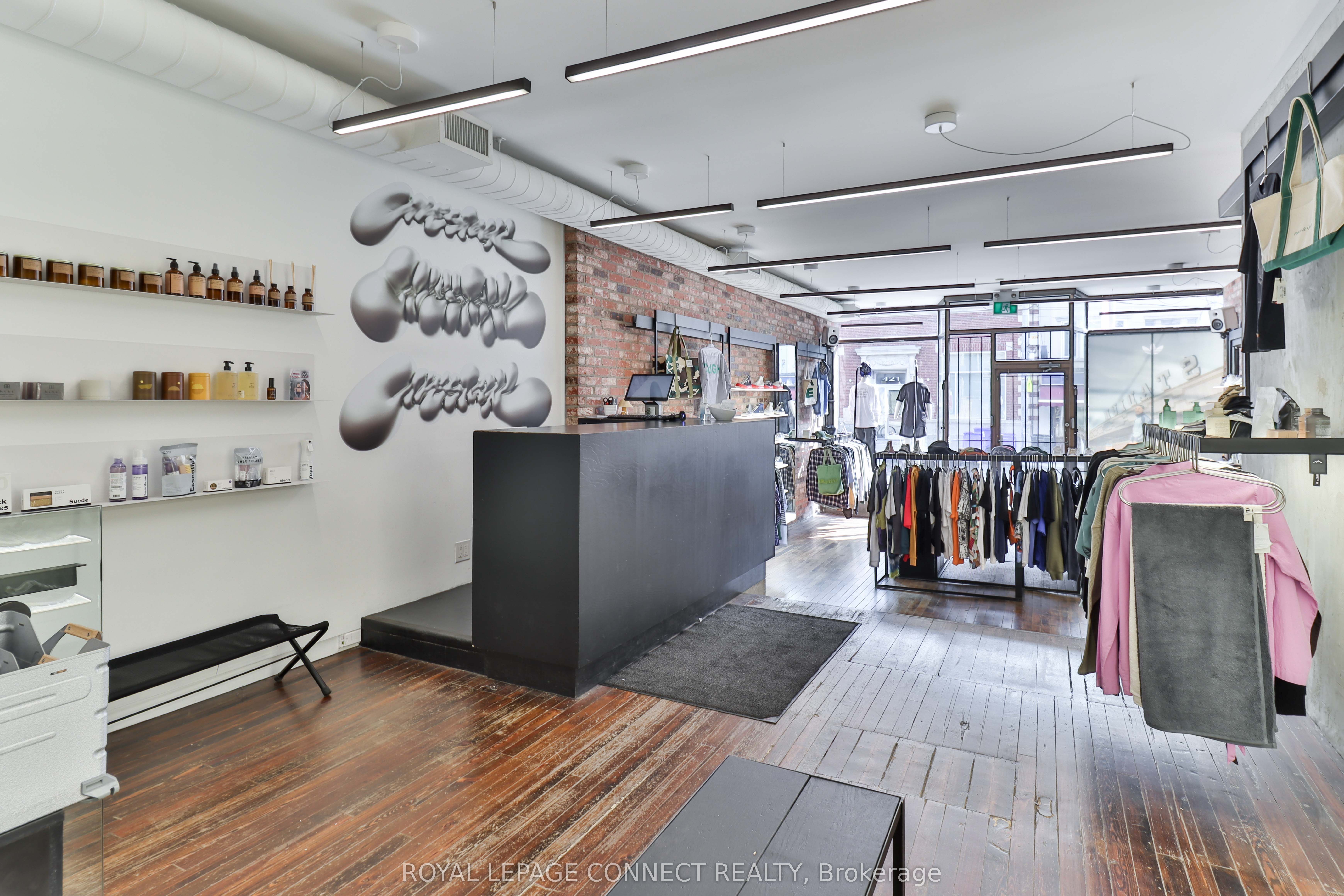 #main - 406 Roncesvalles Avenue Property Photo 11