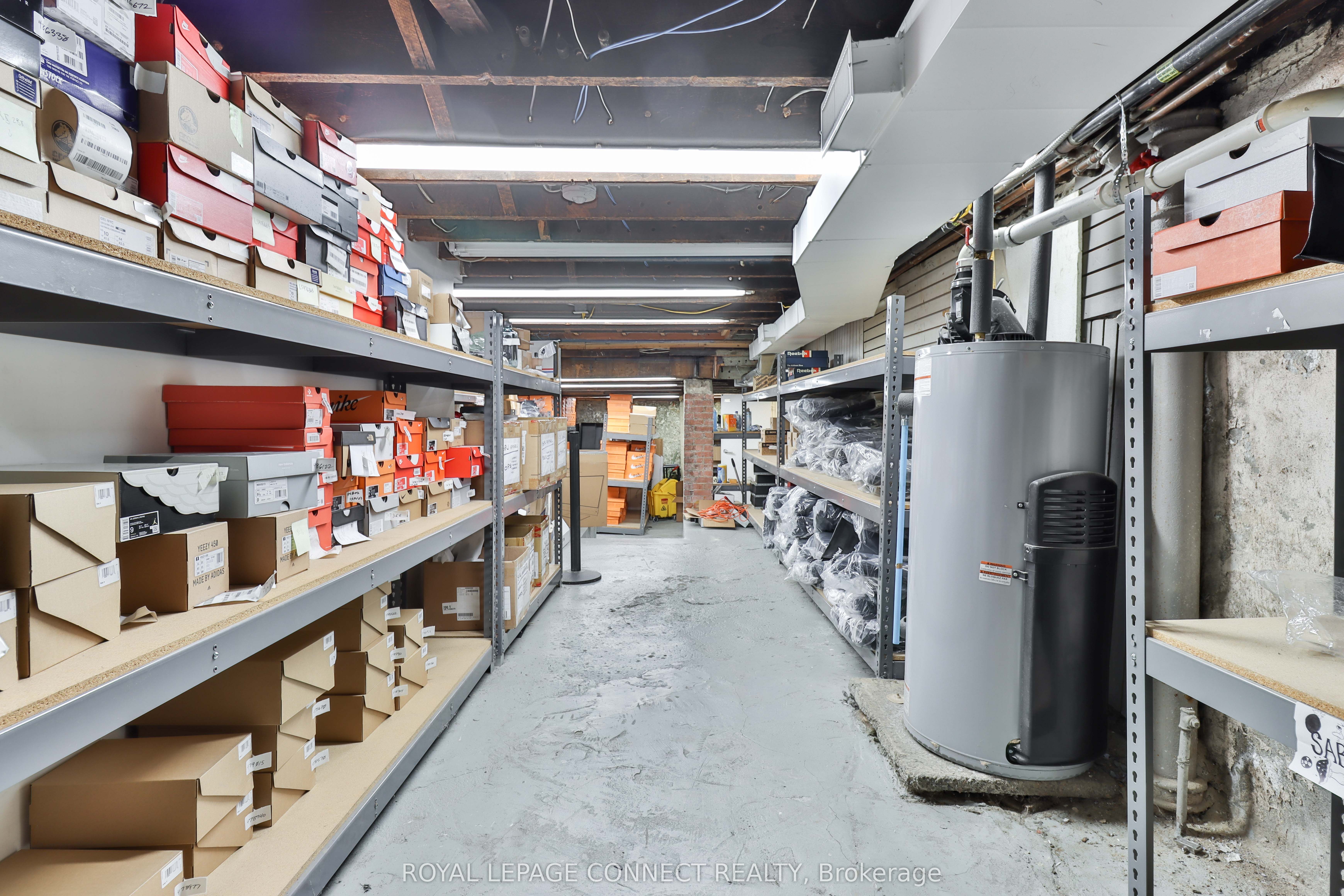 #main - 406 Roncesvalles Avenue Property Photo 17