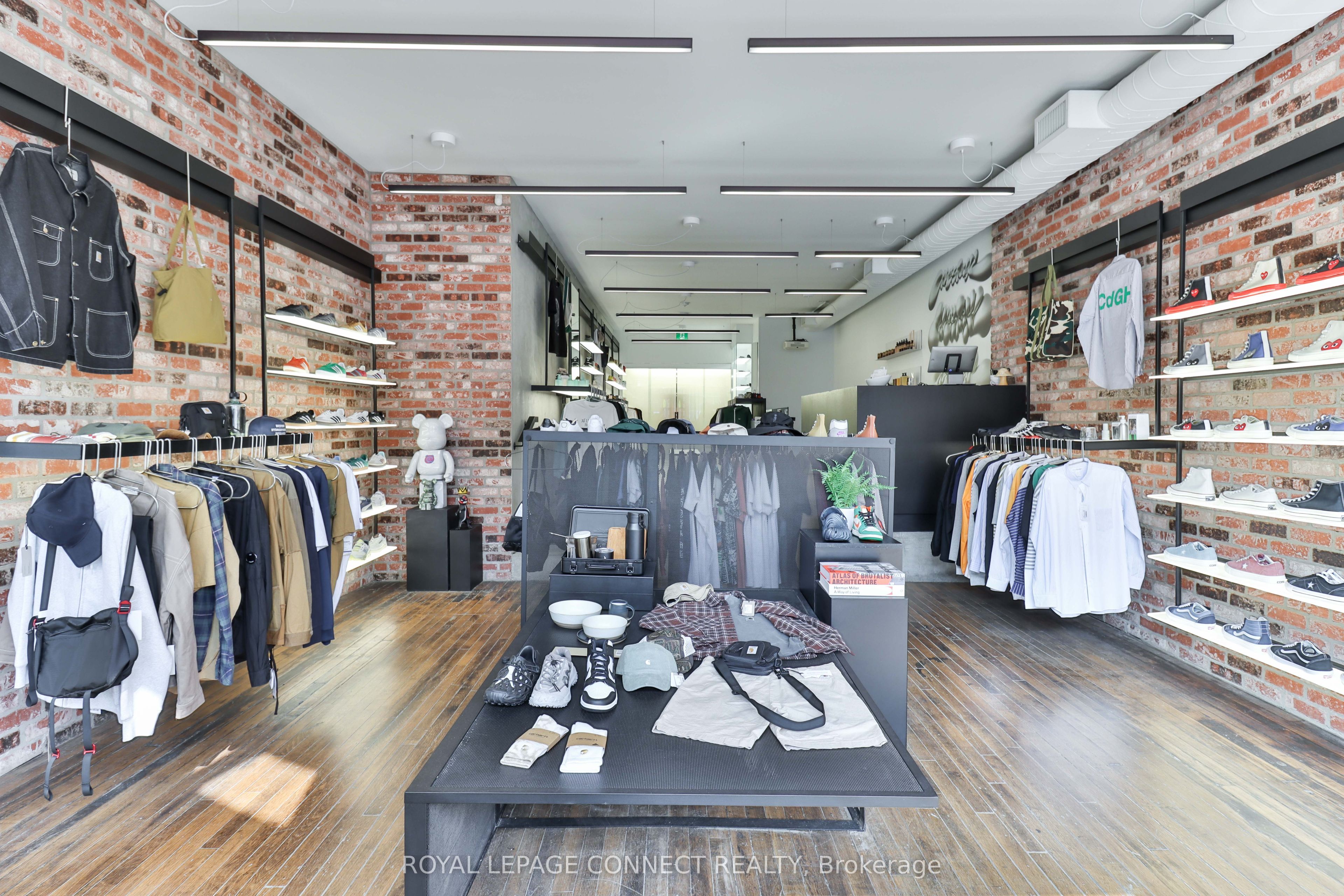 #main - 406 Roncesvalles Avenue Property Photo 18