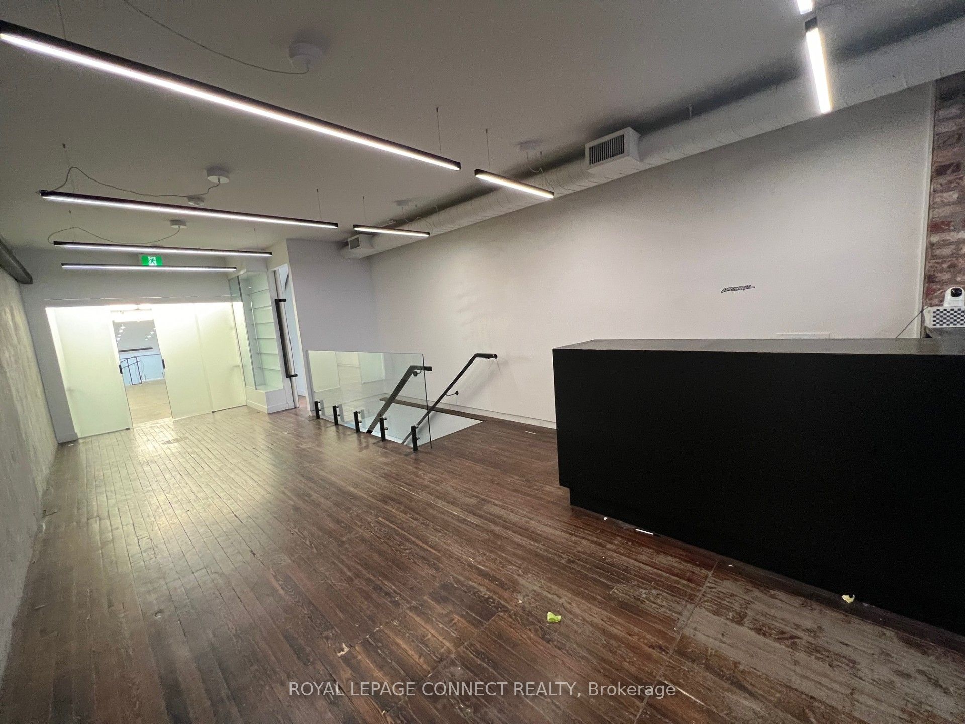 #main - 406 Roncesvalles Avenue Property Photo 31