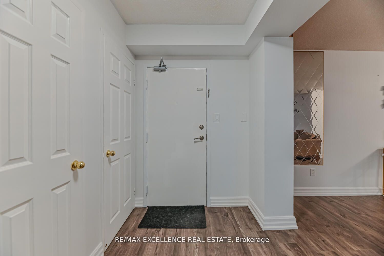 5 Lisa Street 1002 Property Photo 6