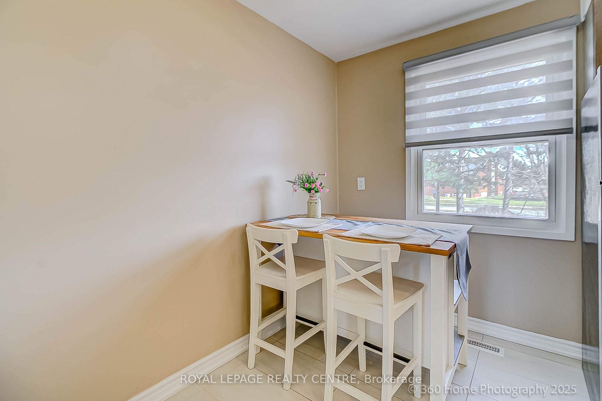 #6 - 5878 Montevideo Road Property Photo 6