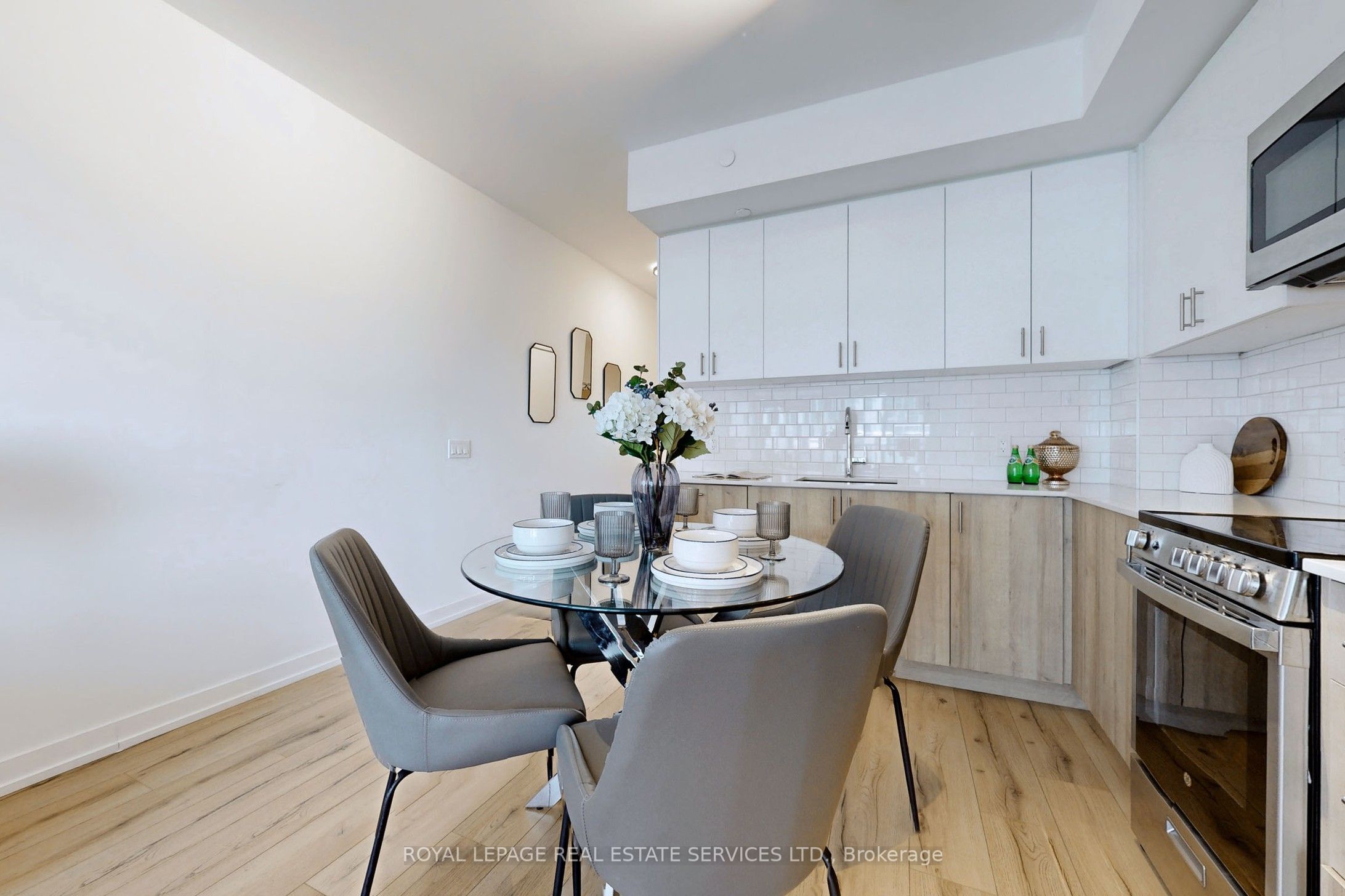 1195 The Queensway Avenue 507 Property Photo 6