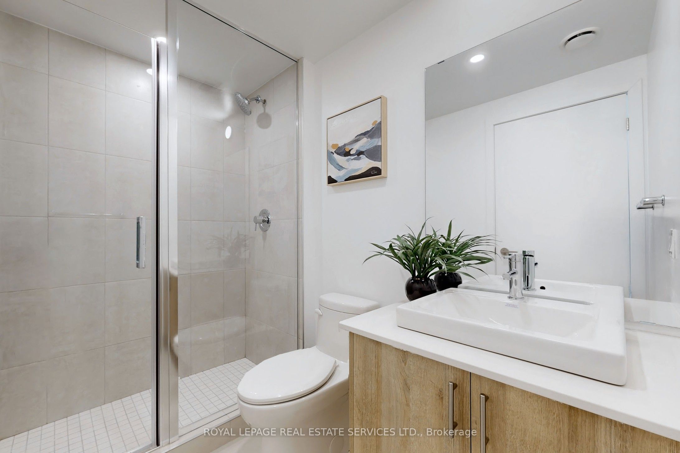 1195 The Queensway Avenue 507 Property Photo 16