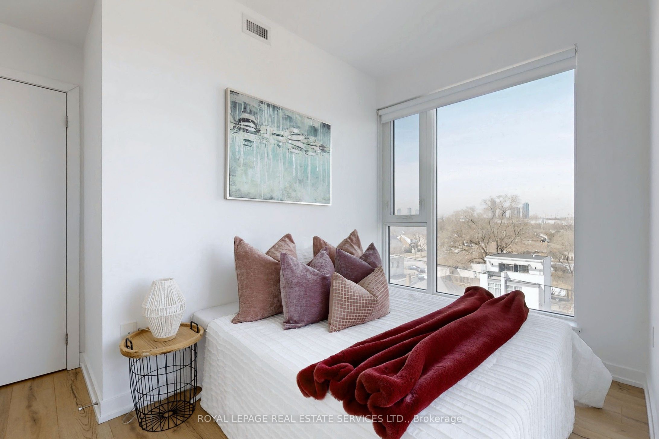 1195 The Queensway Avenue 507 Property Photo 19