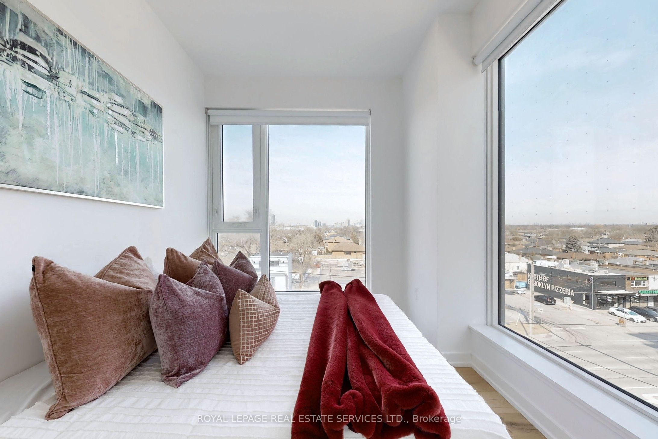 1195 The Queensway Avenue 507 Property Photo 22