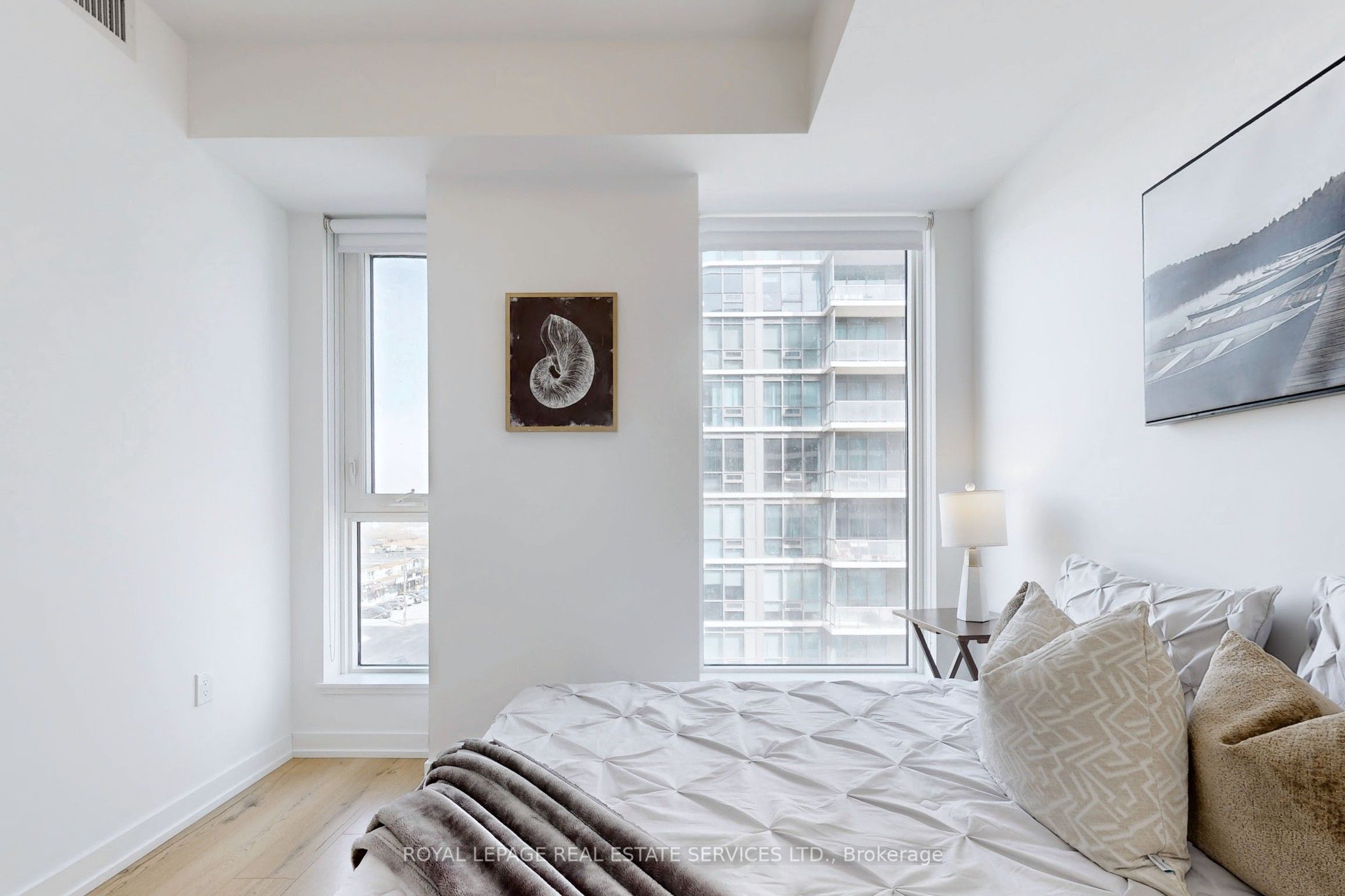 1195 The Queensway Avenue 507 Property Photo 26