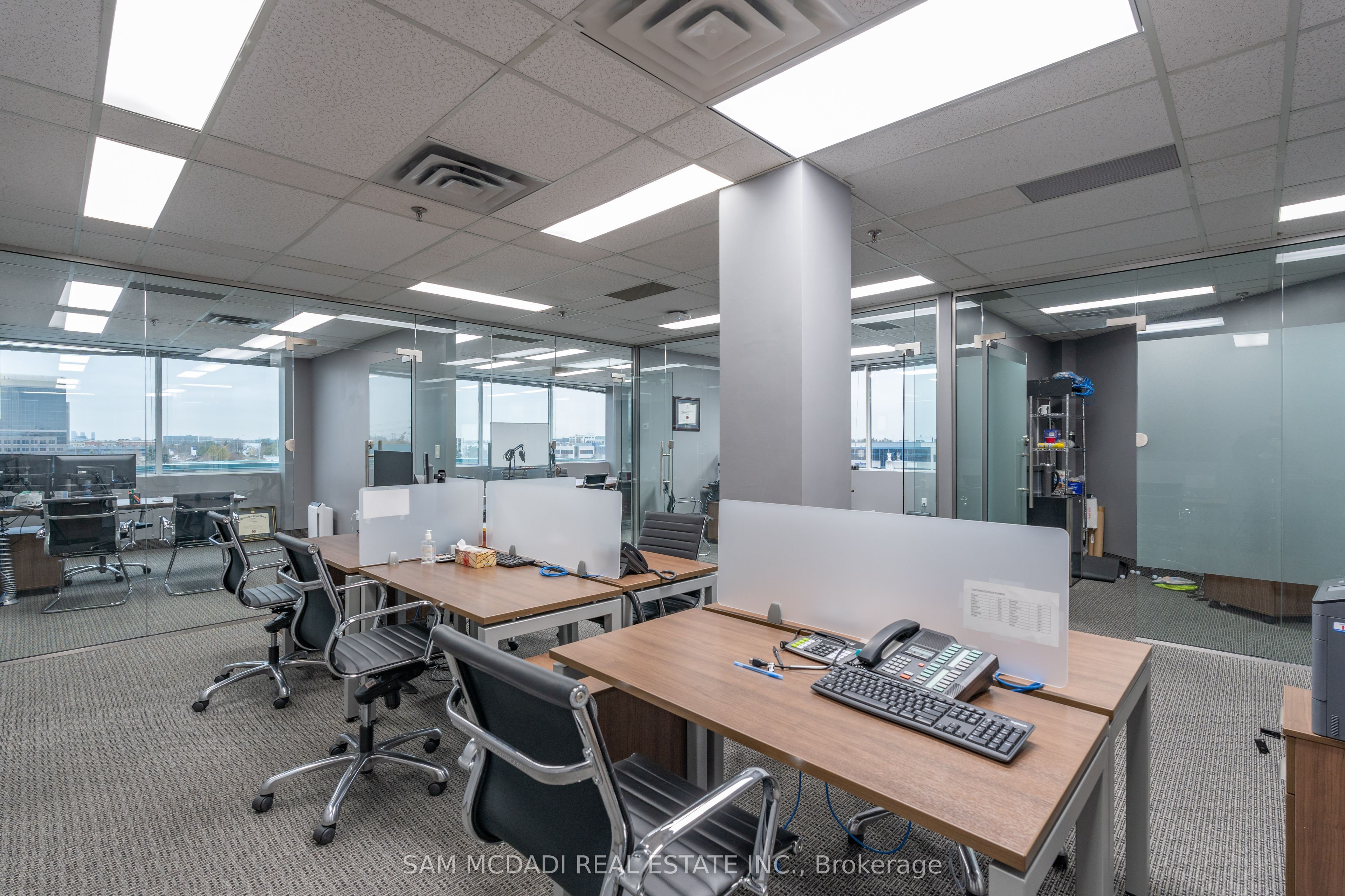 #316 - 2800 Skymark Avenue Property Photo 10