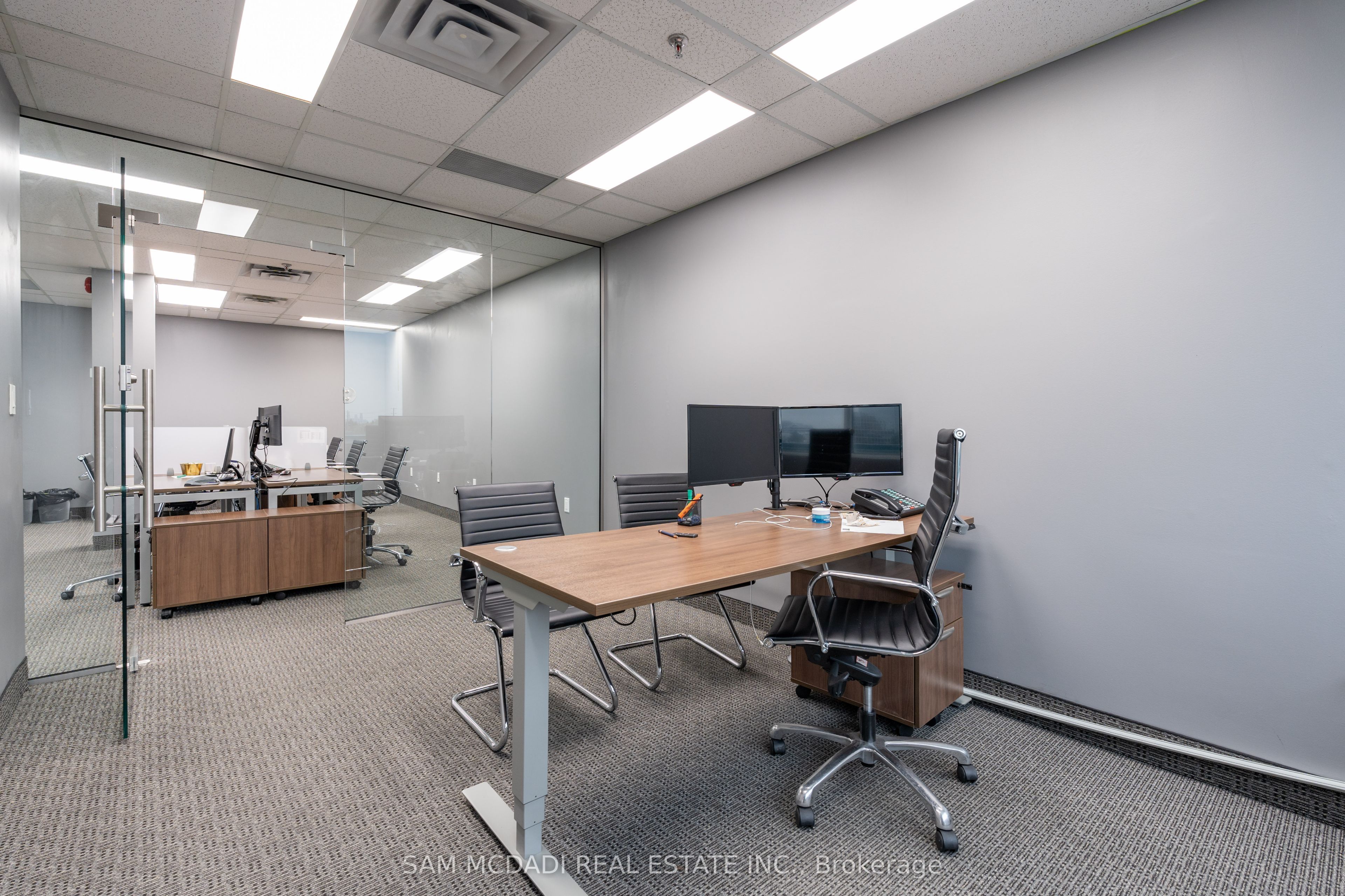 #316 - 2800 Skymark Avenue Property Photo 12