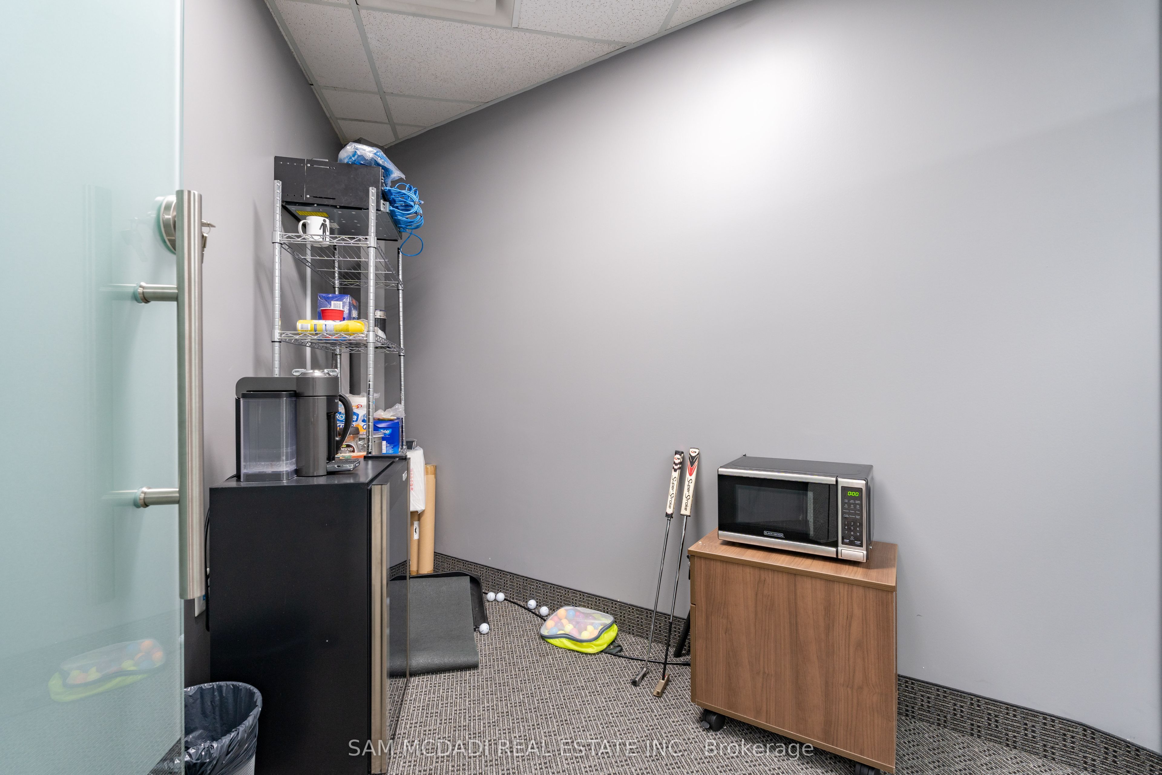 #316 - 2800 Skymark Avenue Property Photo 18