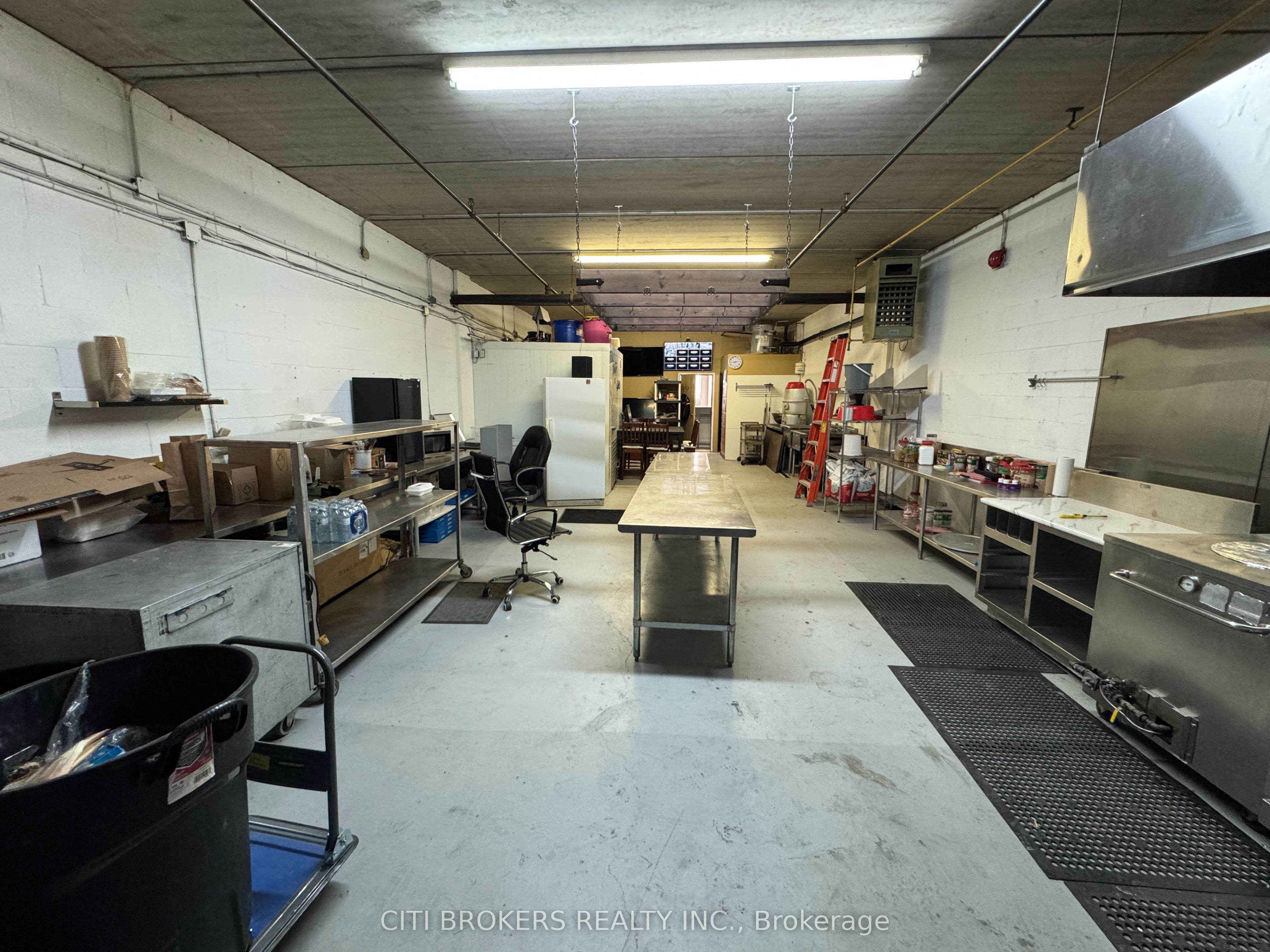 #6l1 - 50 Steeles Avenue Property Photo 10