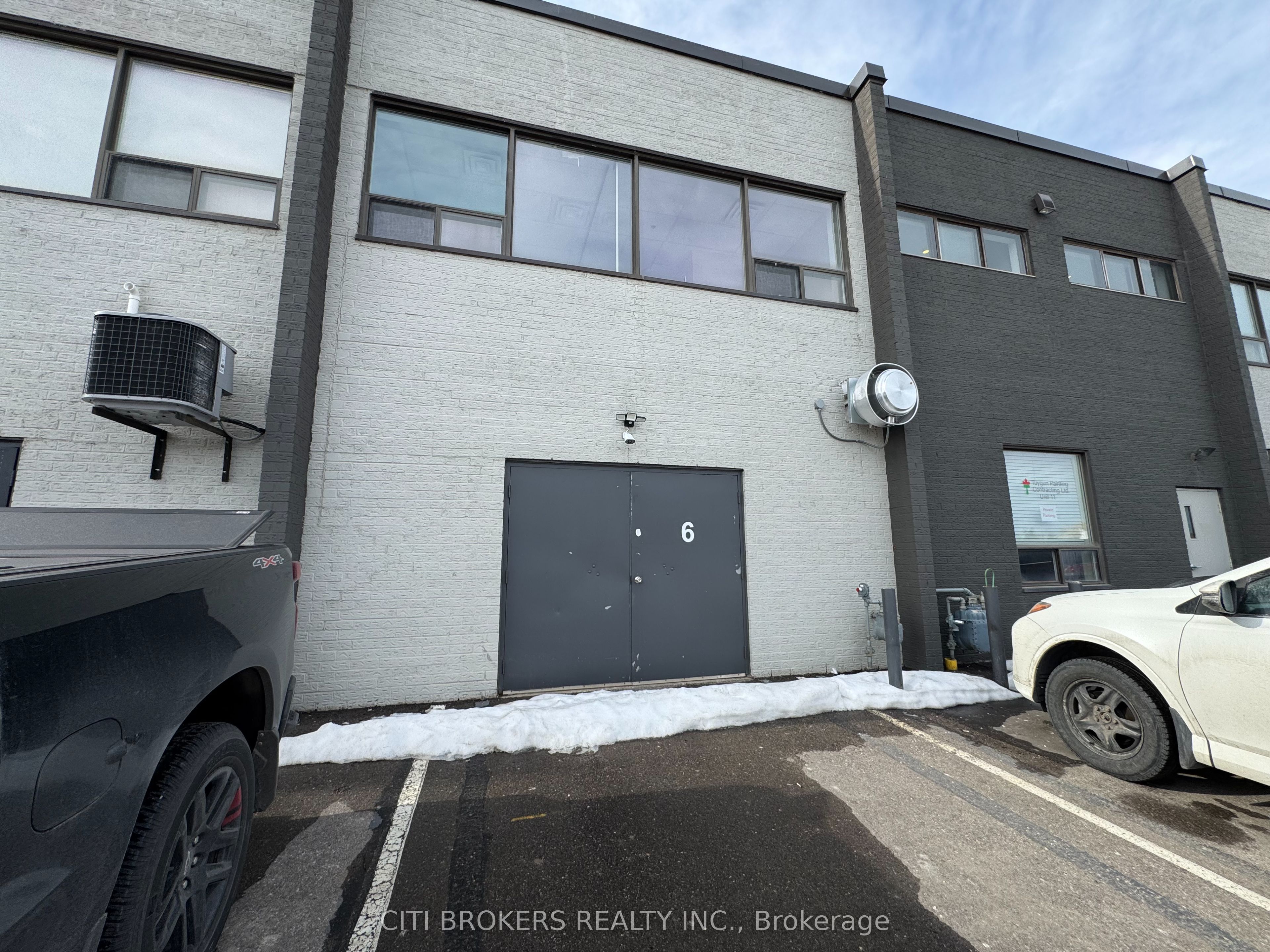 #6l1 - 50 Steeles Avenue Property Photo 12