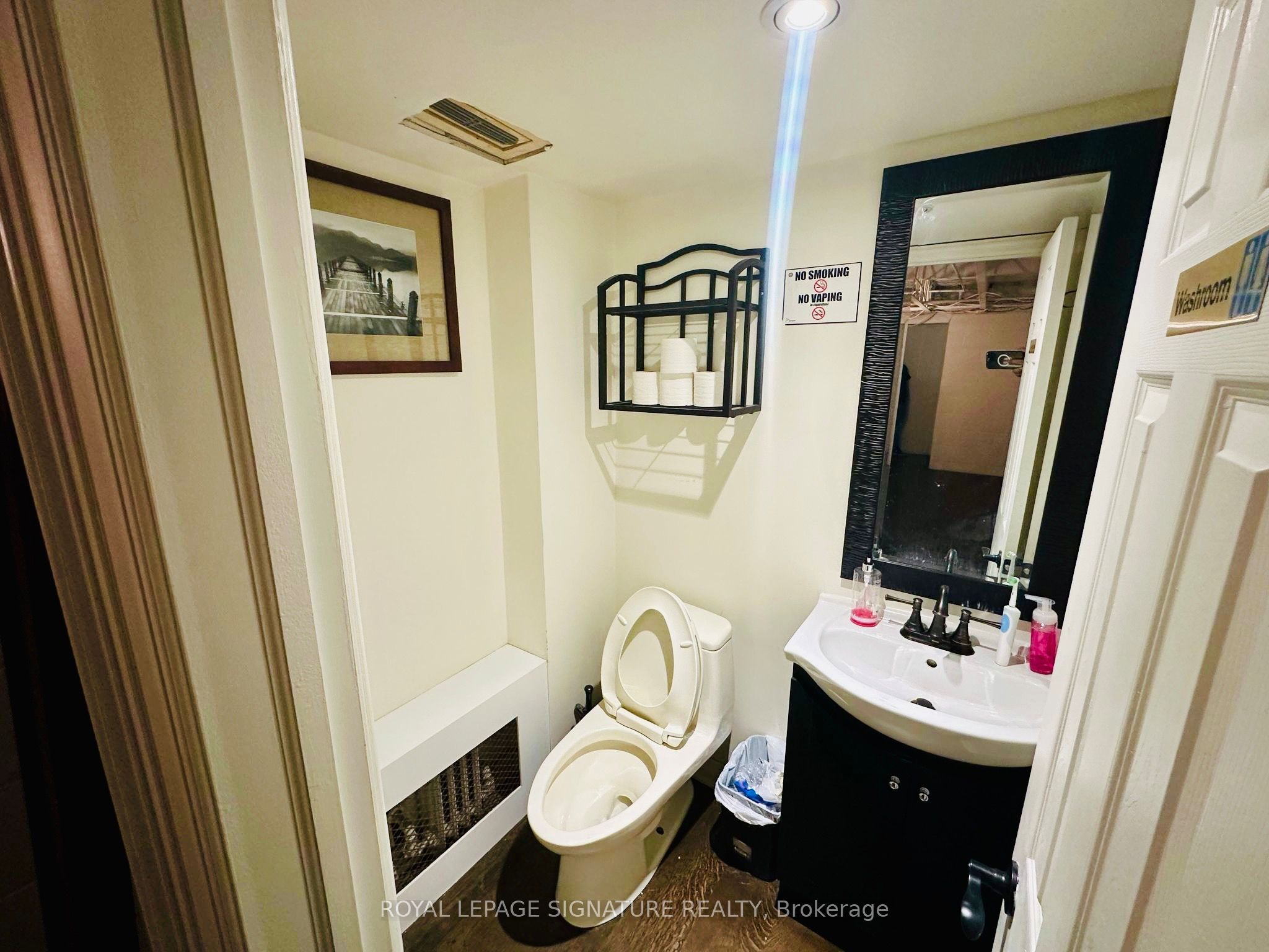 2487 Dufferin Street Property Photo 9