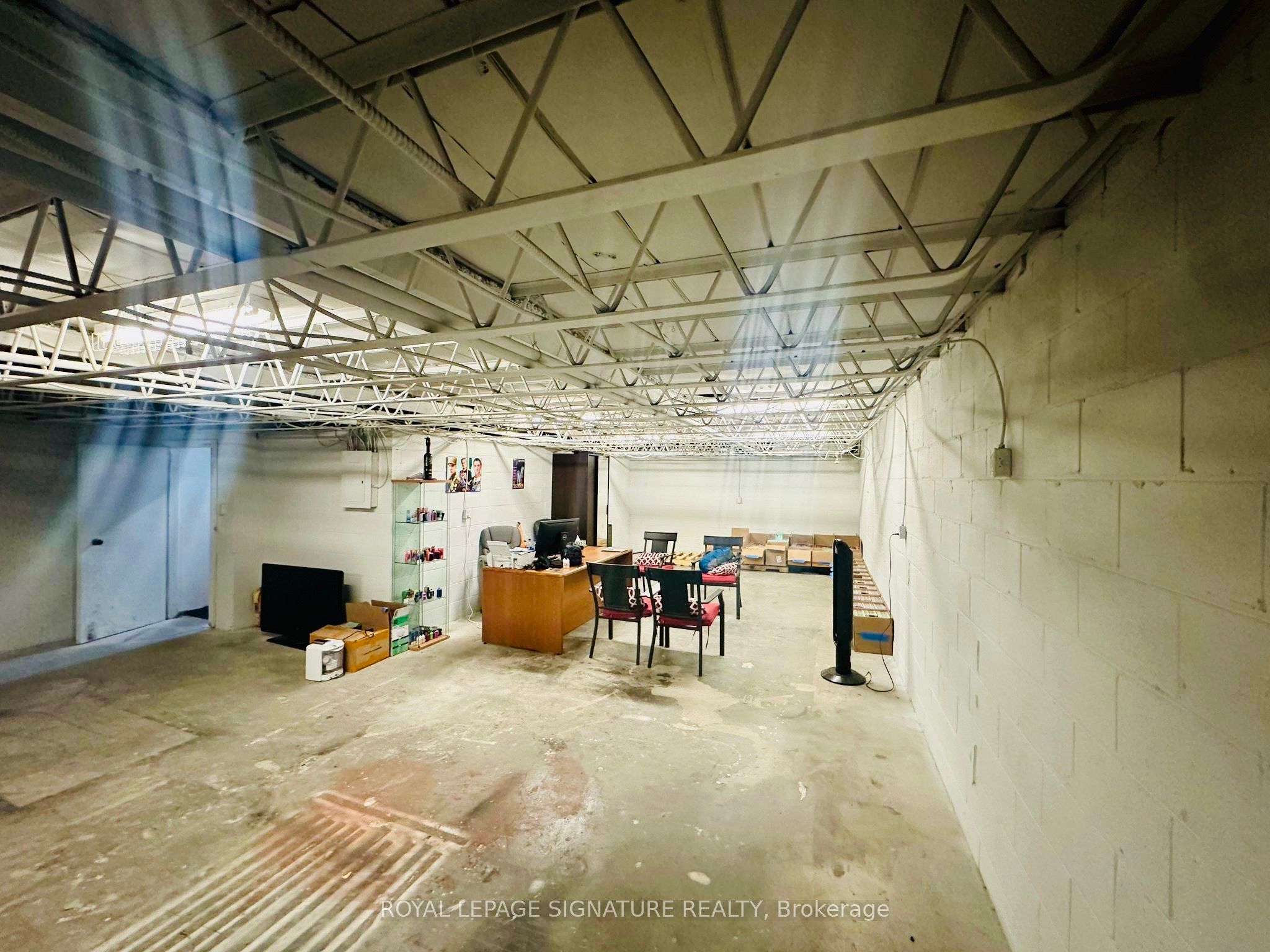 2487 Dufferin Street Property Photo 16
