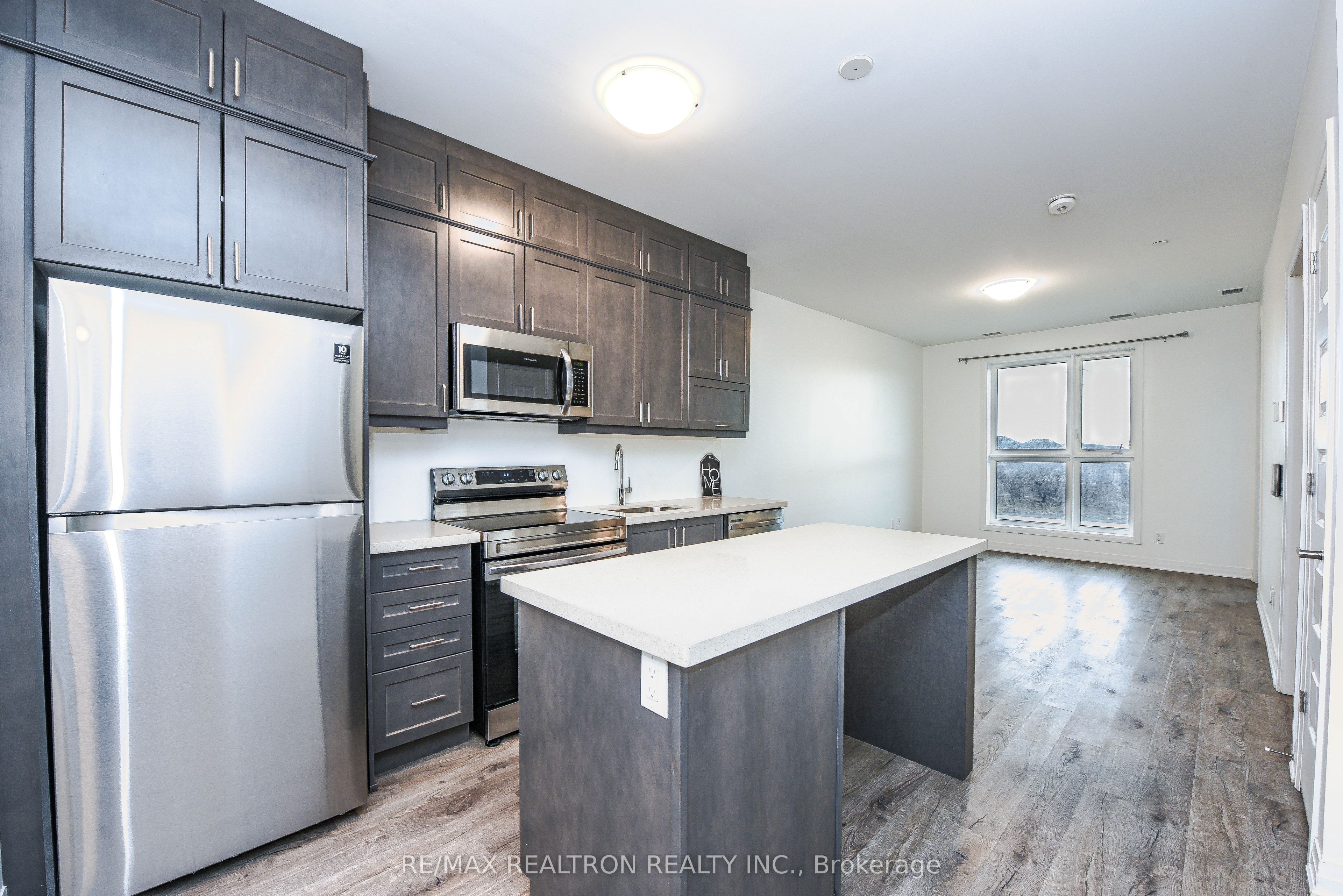 95 Dundas Street W 111 Property Photo 27