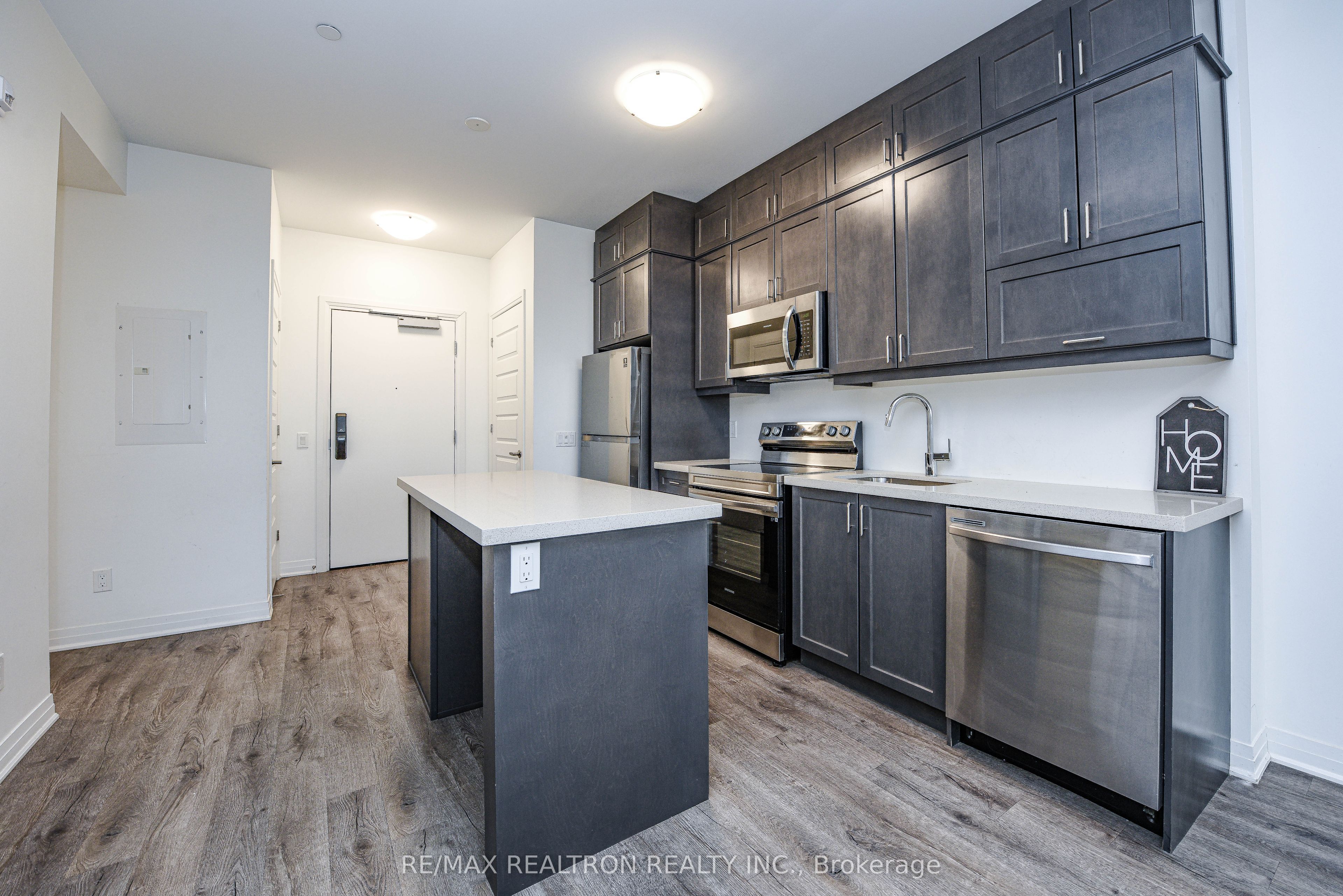 95 Dundas Street W 111 Property Photo 28