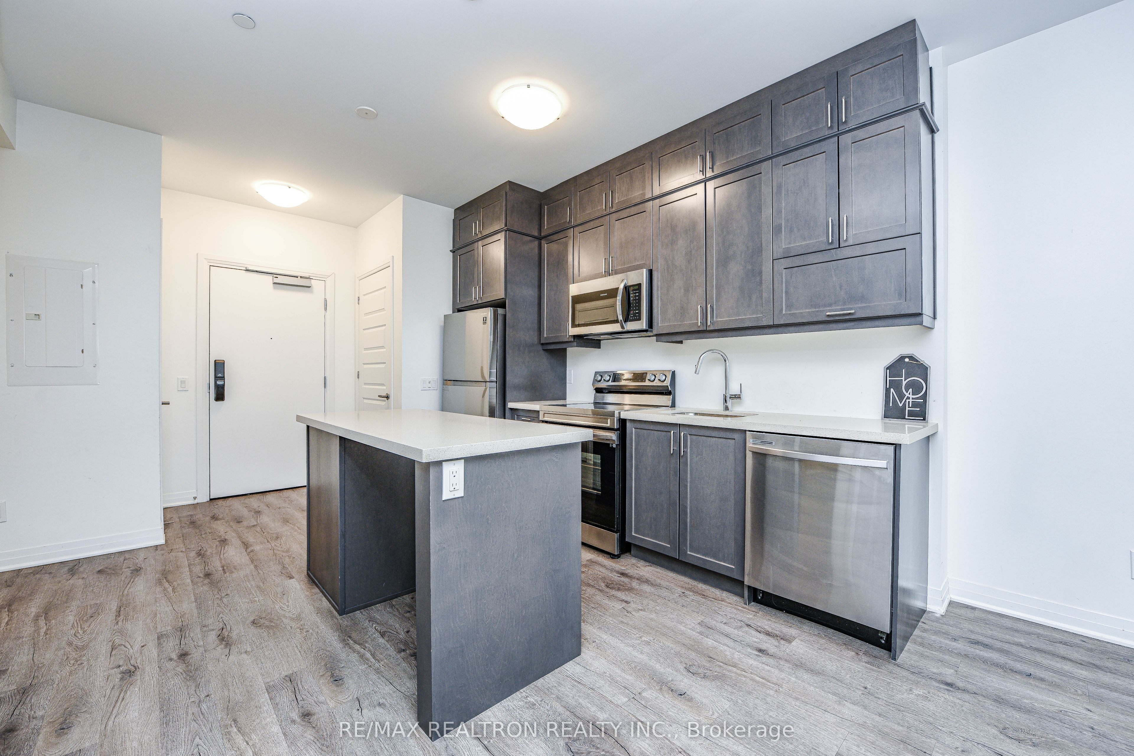 95 Dundas Street W 111 Property Photo 29