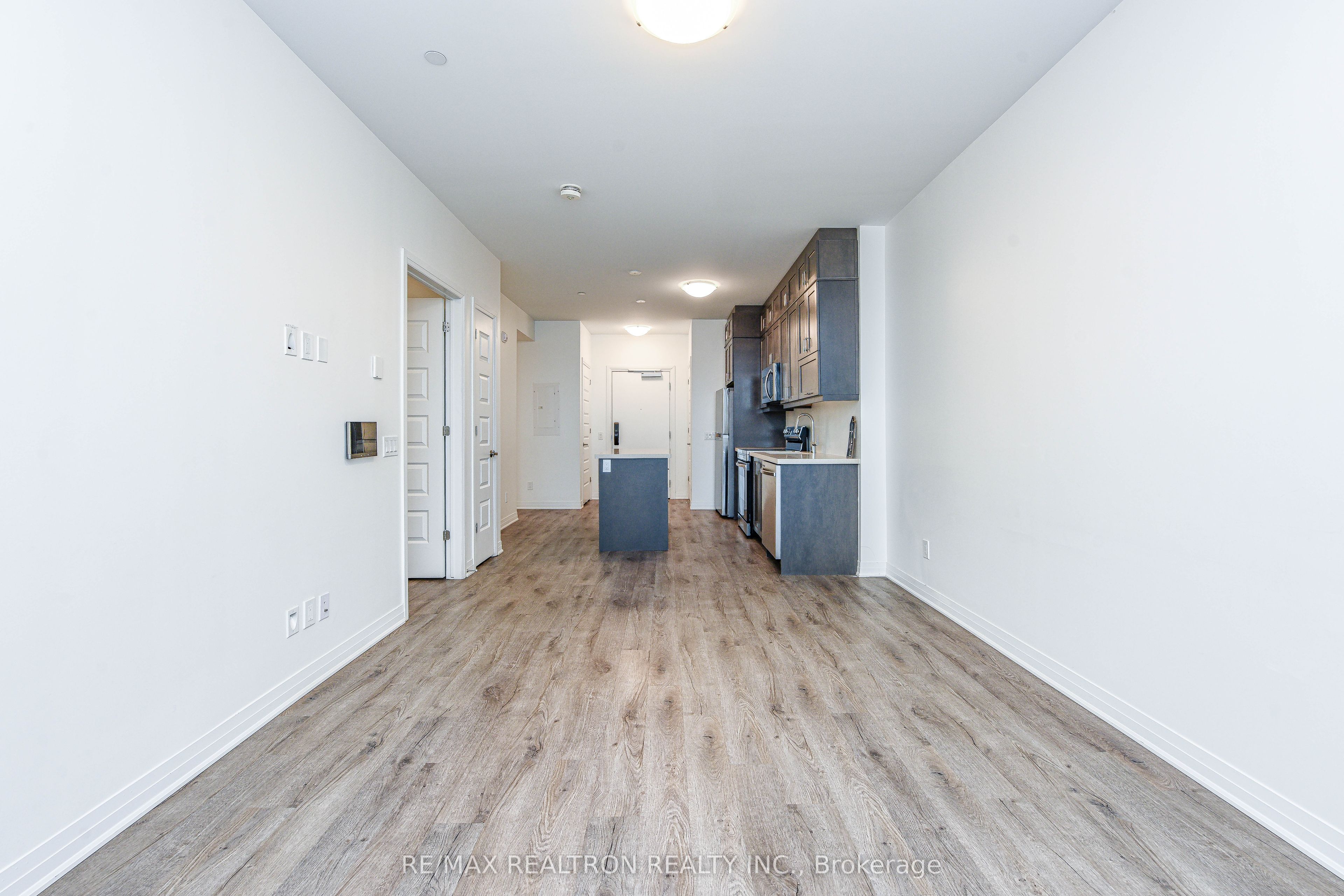 95 Dundas Street W 111 Property Photo 32