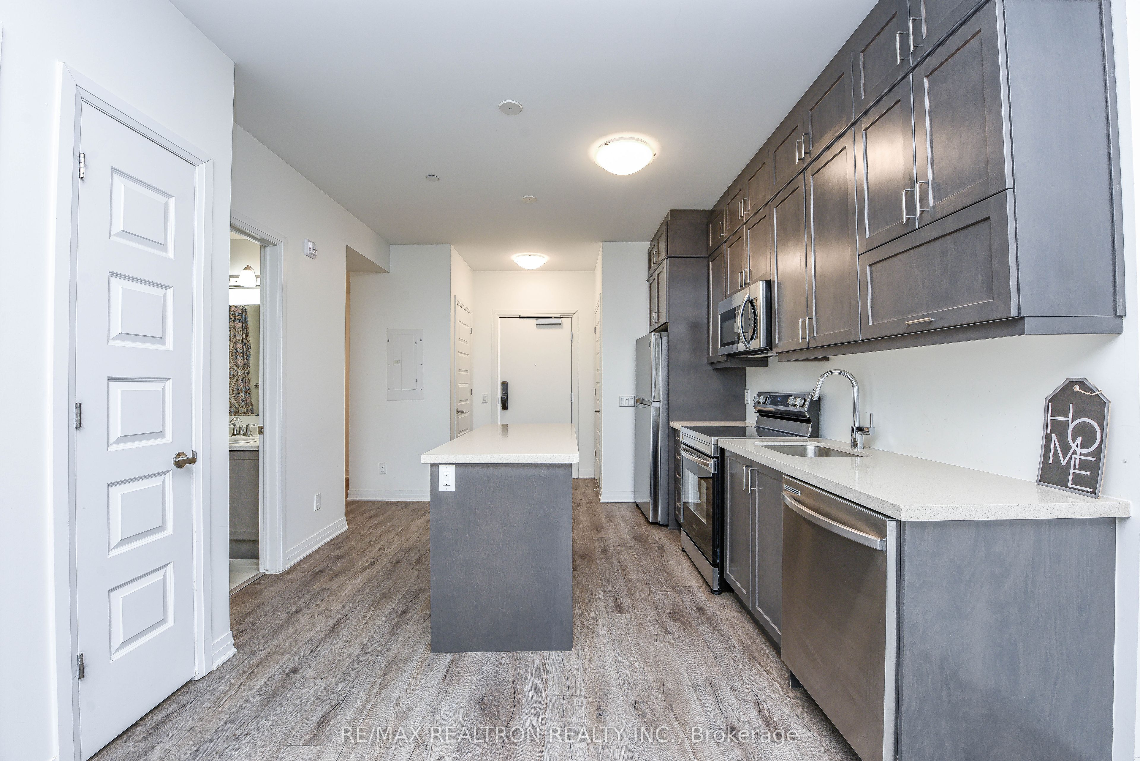 95 Dundas Street W 111 Property Photo 34