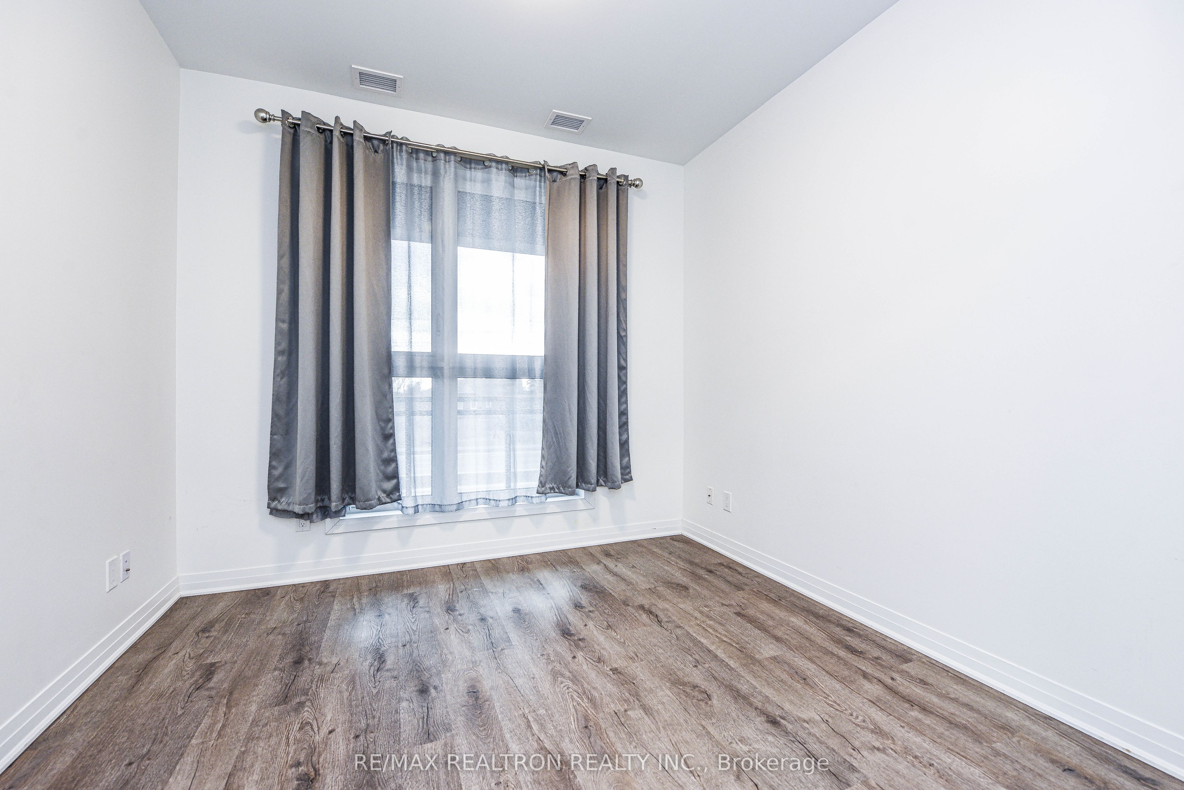 95 Dundas Street W 111 Property Photo 43